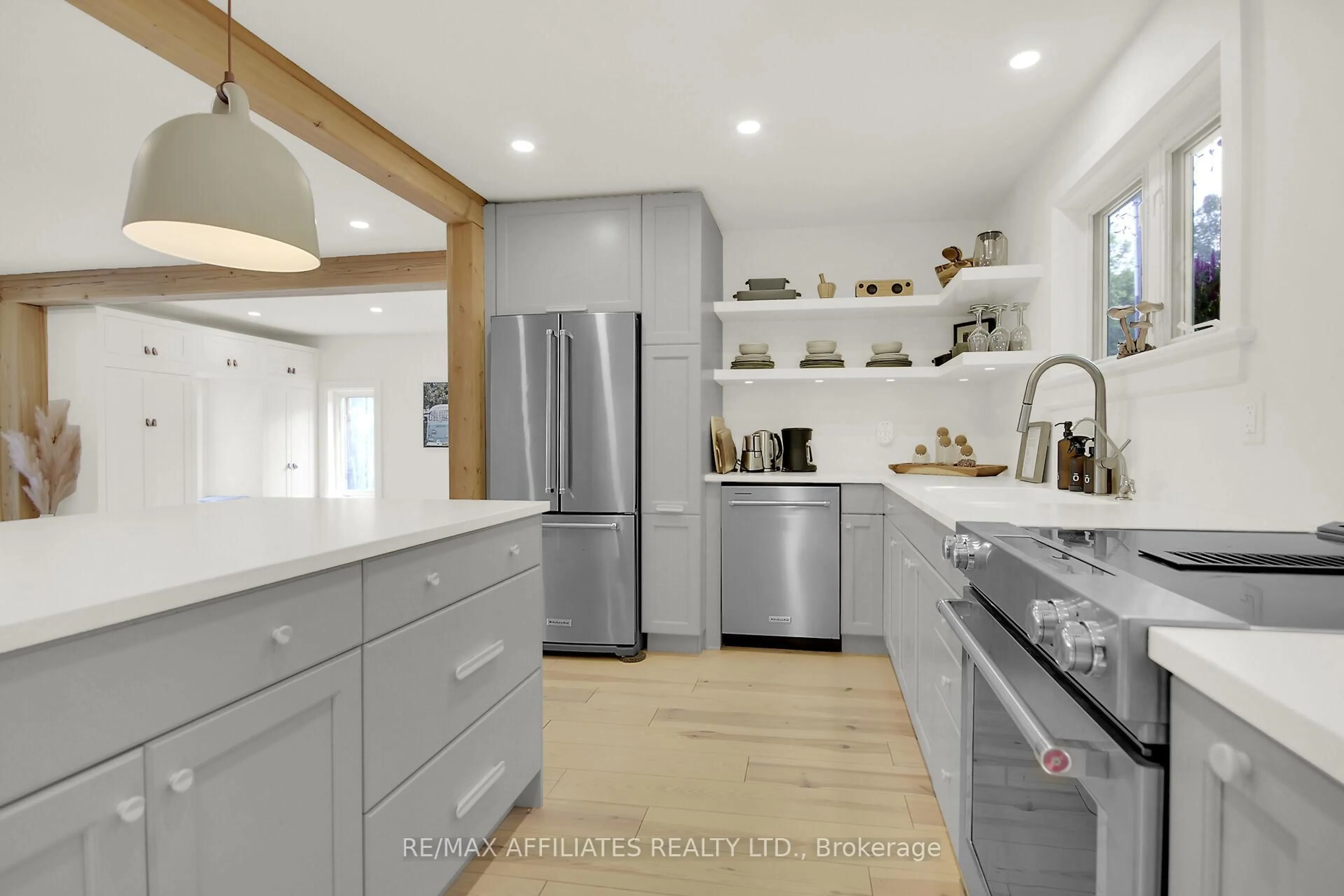 Contemporary kitchen, unknown for 300 Riverwood Dr, Ottawa Ontario K0A 3M0