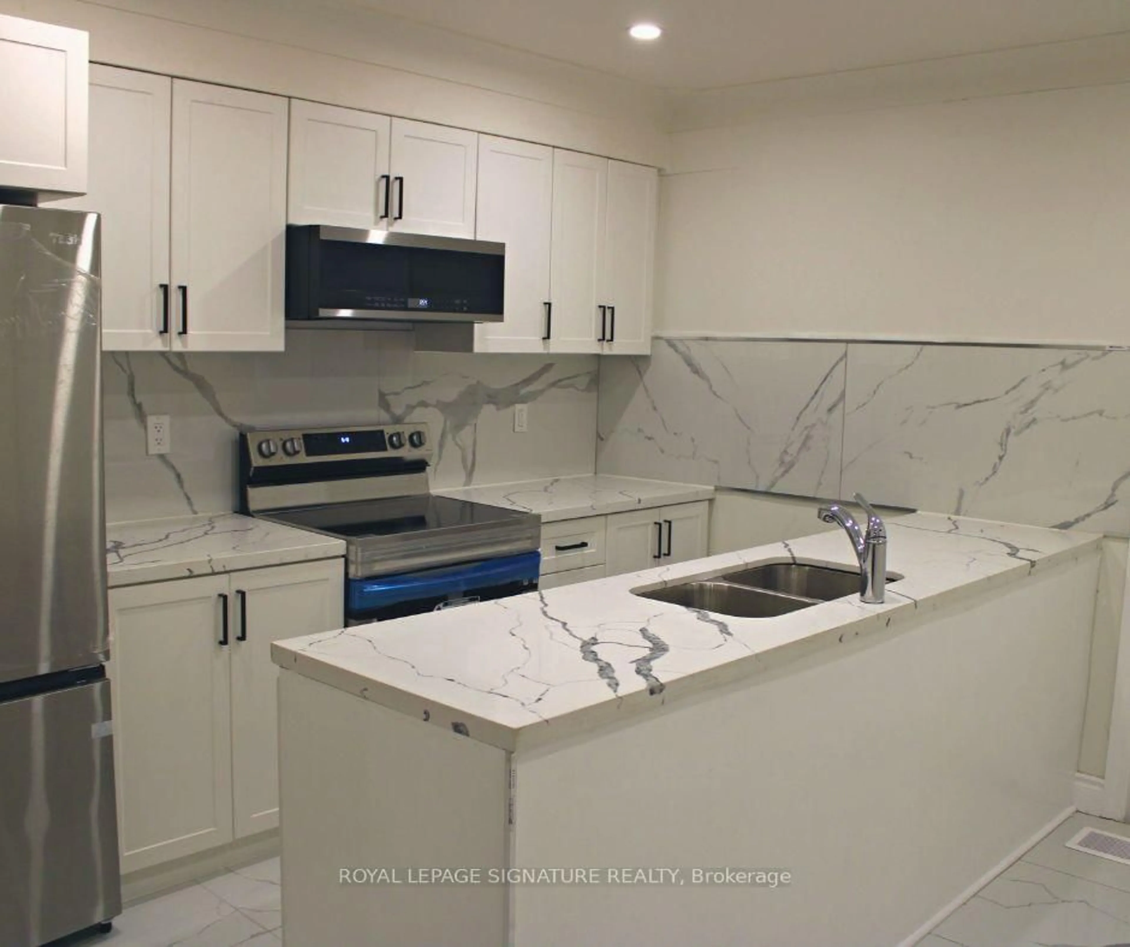 Unknown for 9 Adams St, Hamilton Ontario L8L 5Y1
