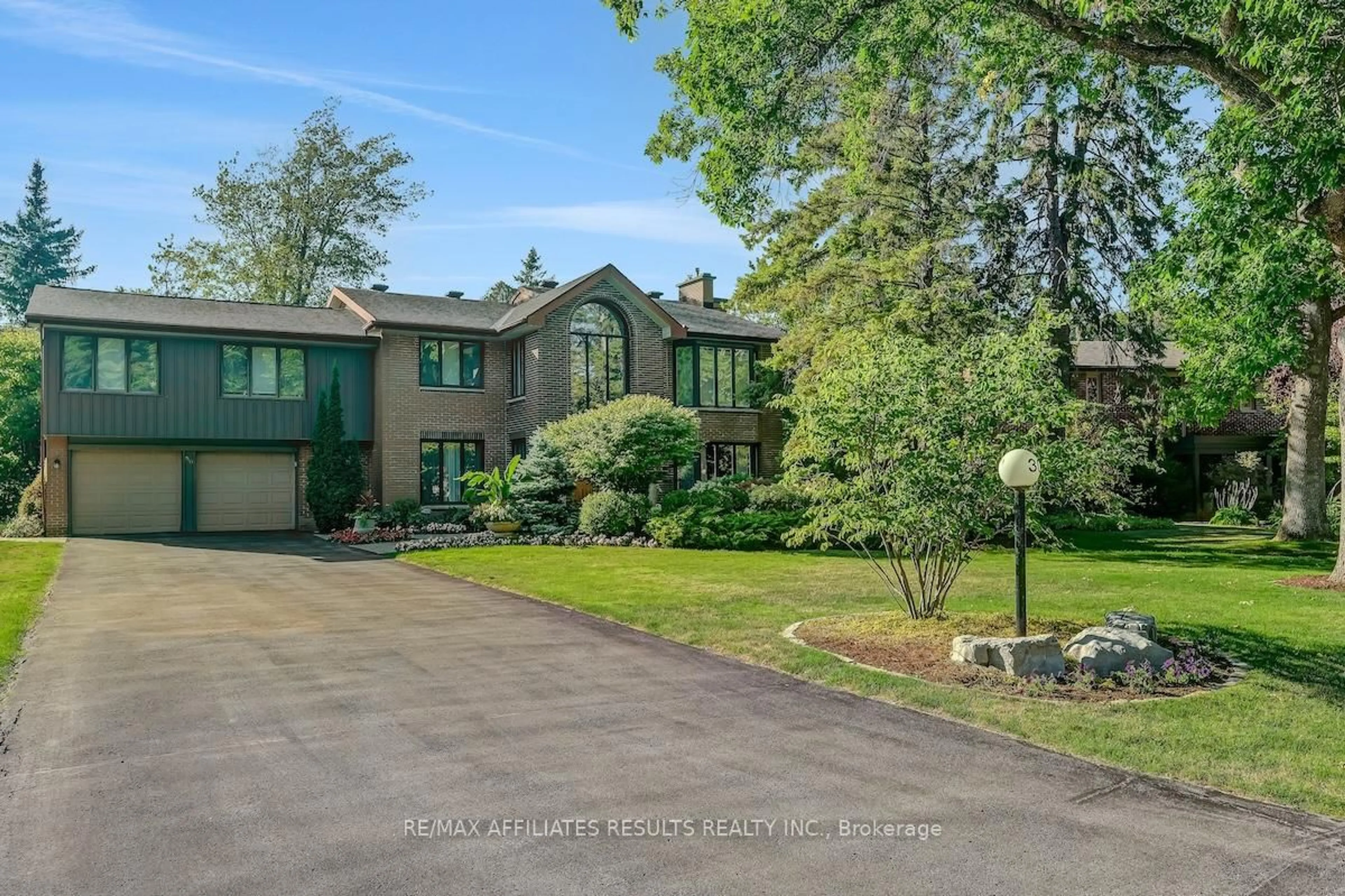 A pic from outside/outdoor area/front of a property/back of a property/a pic from drone, street for 30 Pentland Cres, Ottawa Ontario K2K 1V5