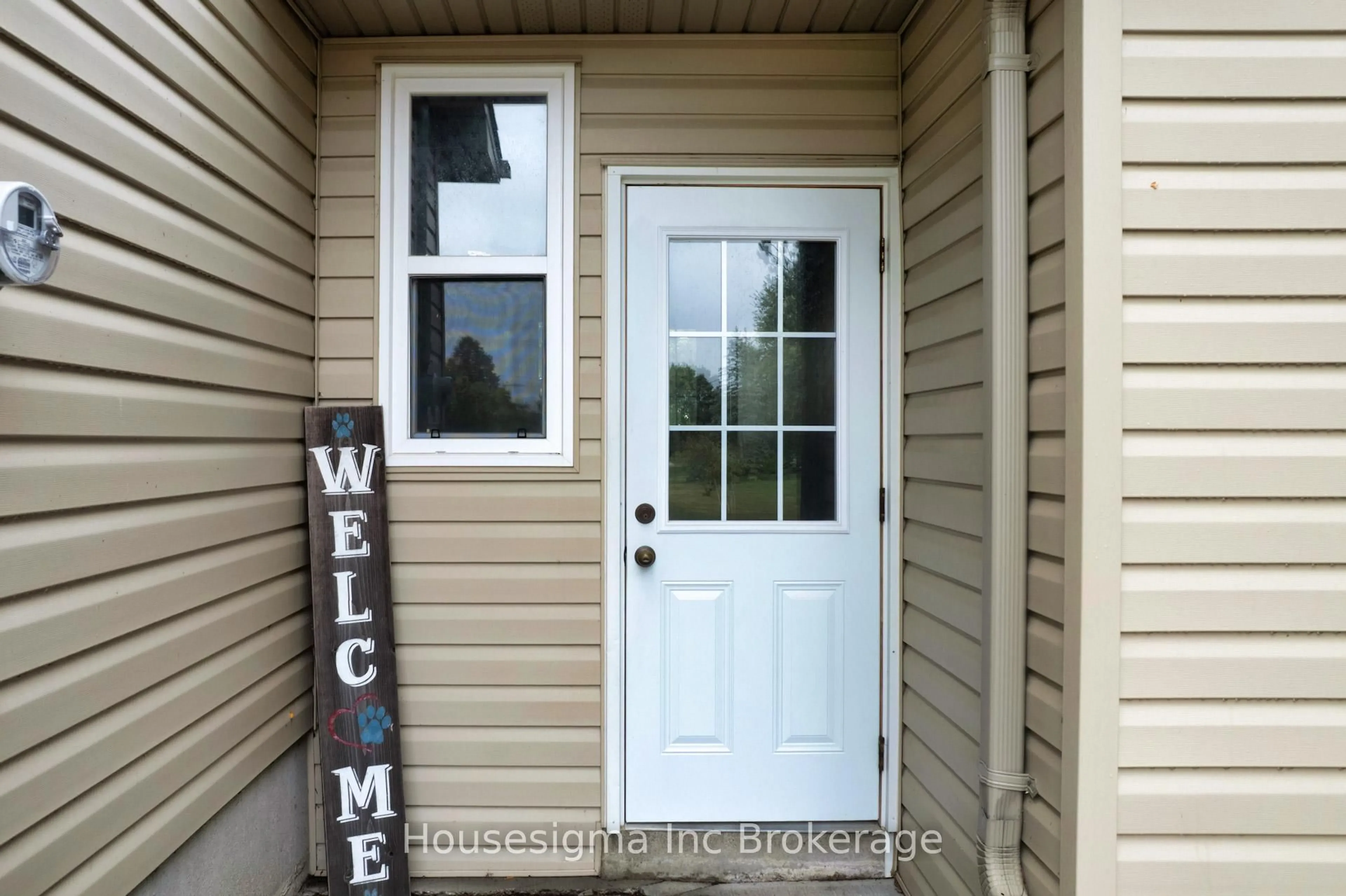 Indoor entryway for 754749 Oxford Rd. 55 Hwy 53 Rd, Norwich Ontario N4S 7W3
