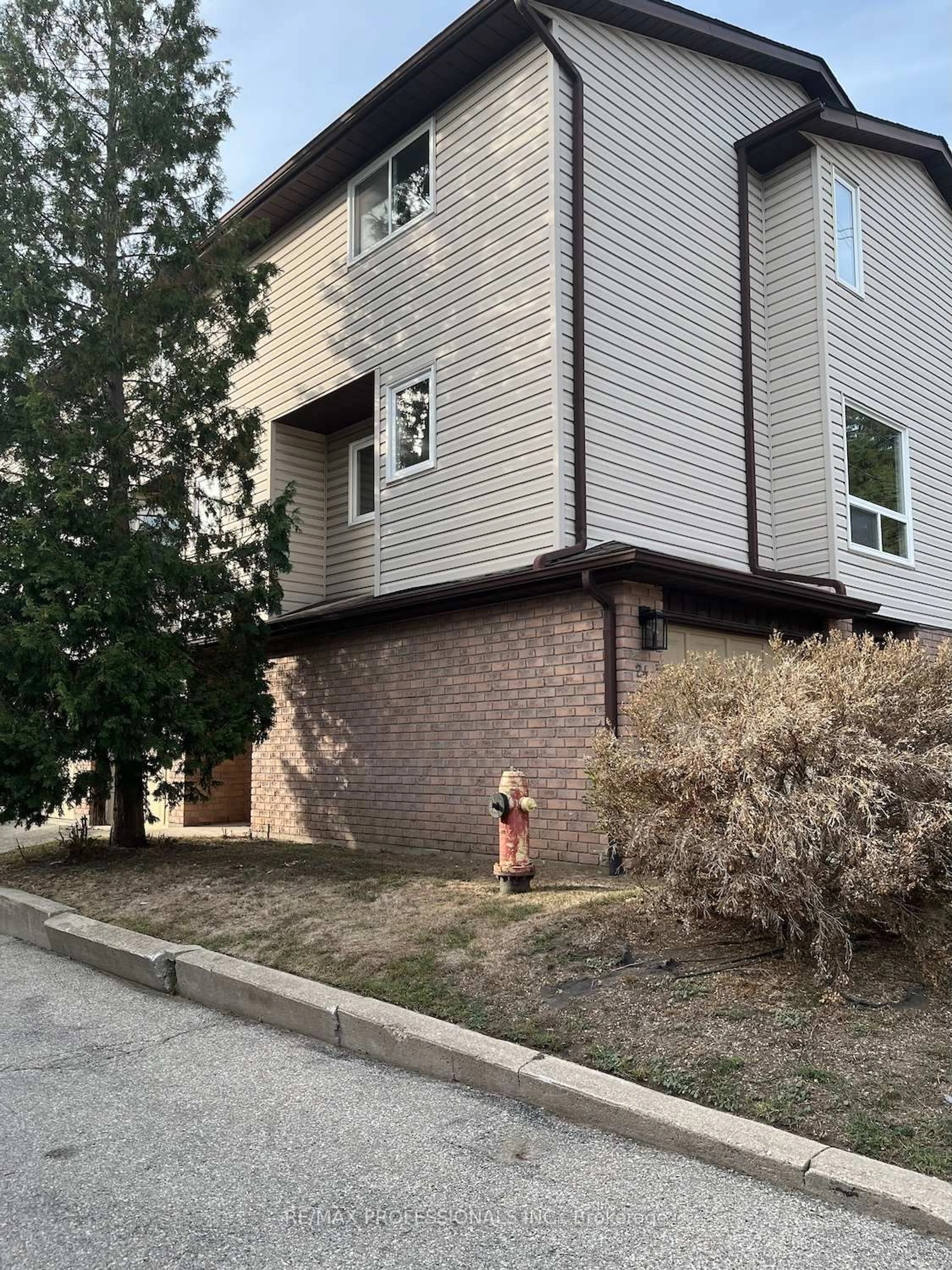Home with brick exterior material, street for 24 Bond St #A, Brant Ontario N3R 4G5