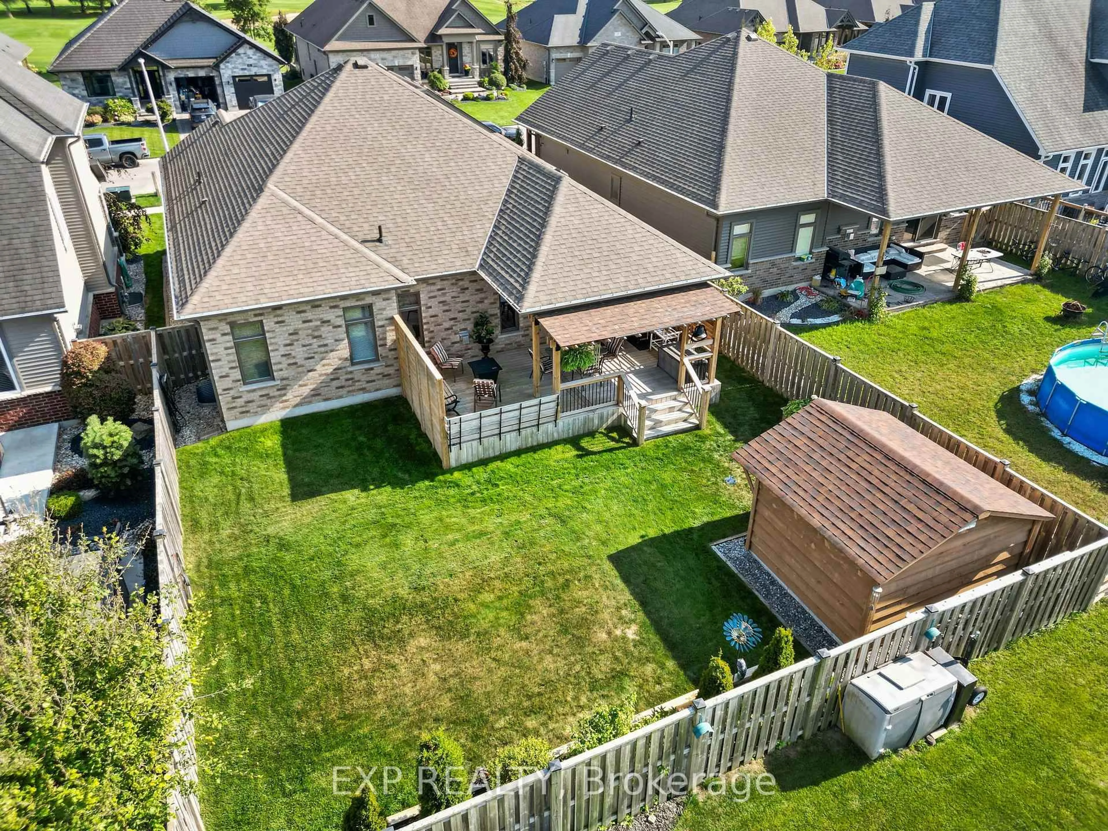 A pic from outside/outdoor area/front of a property/back of a property/a pic from drone, unknown for 46 Collins Way, Strathroy-Caradoc Ontario N7G 0E5