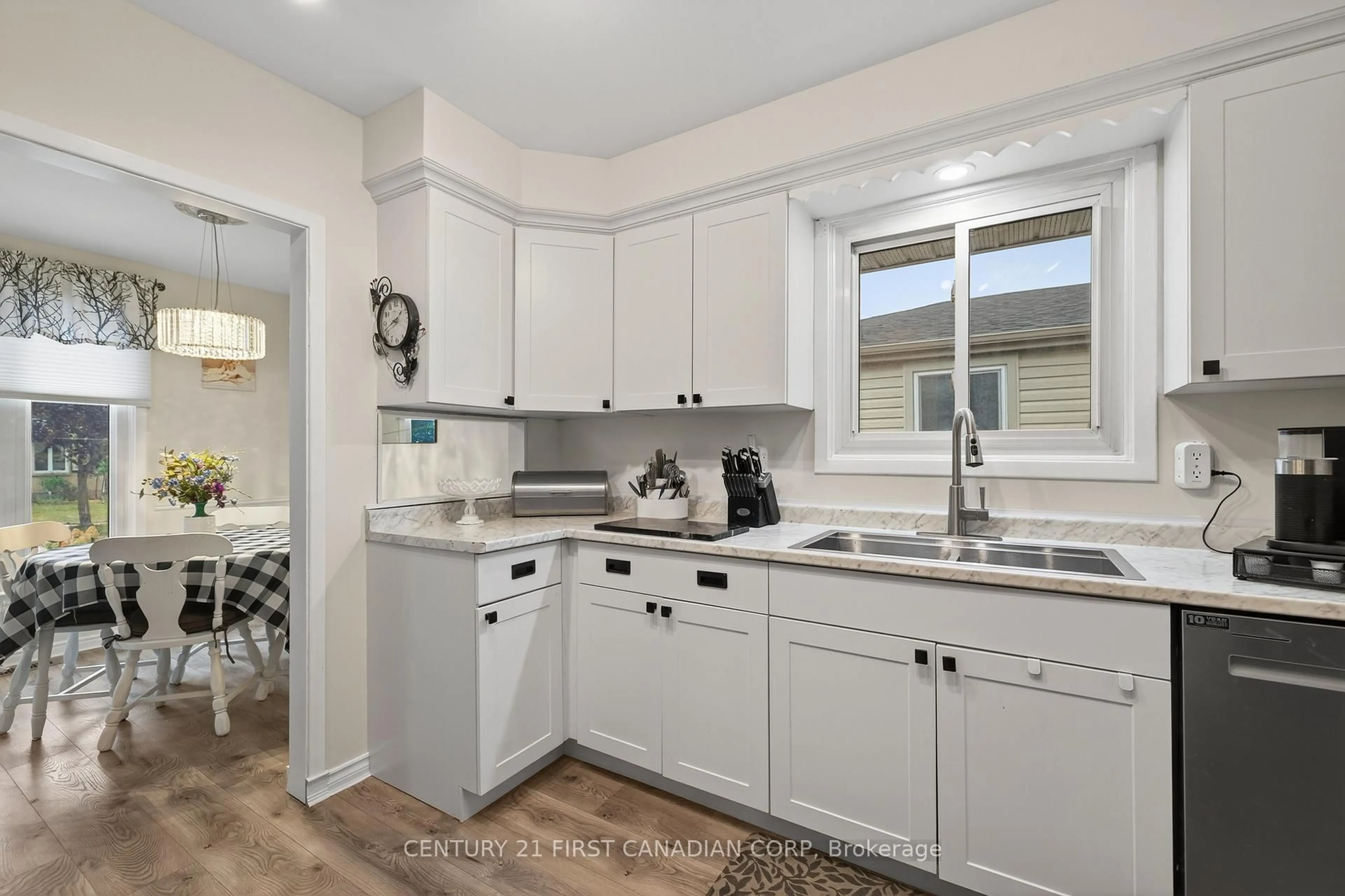 Open concept kitchen, ceramic/tile floor for 20 Ashbury Ave, London South Ontario N6E 1S8