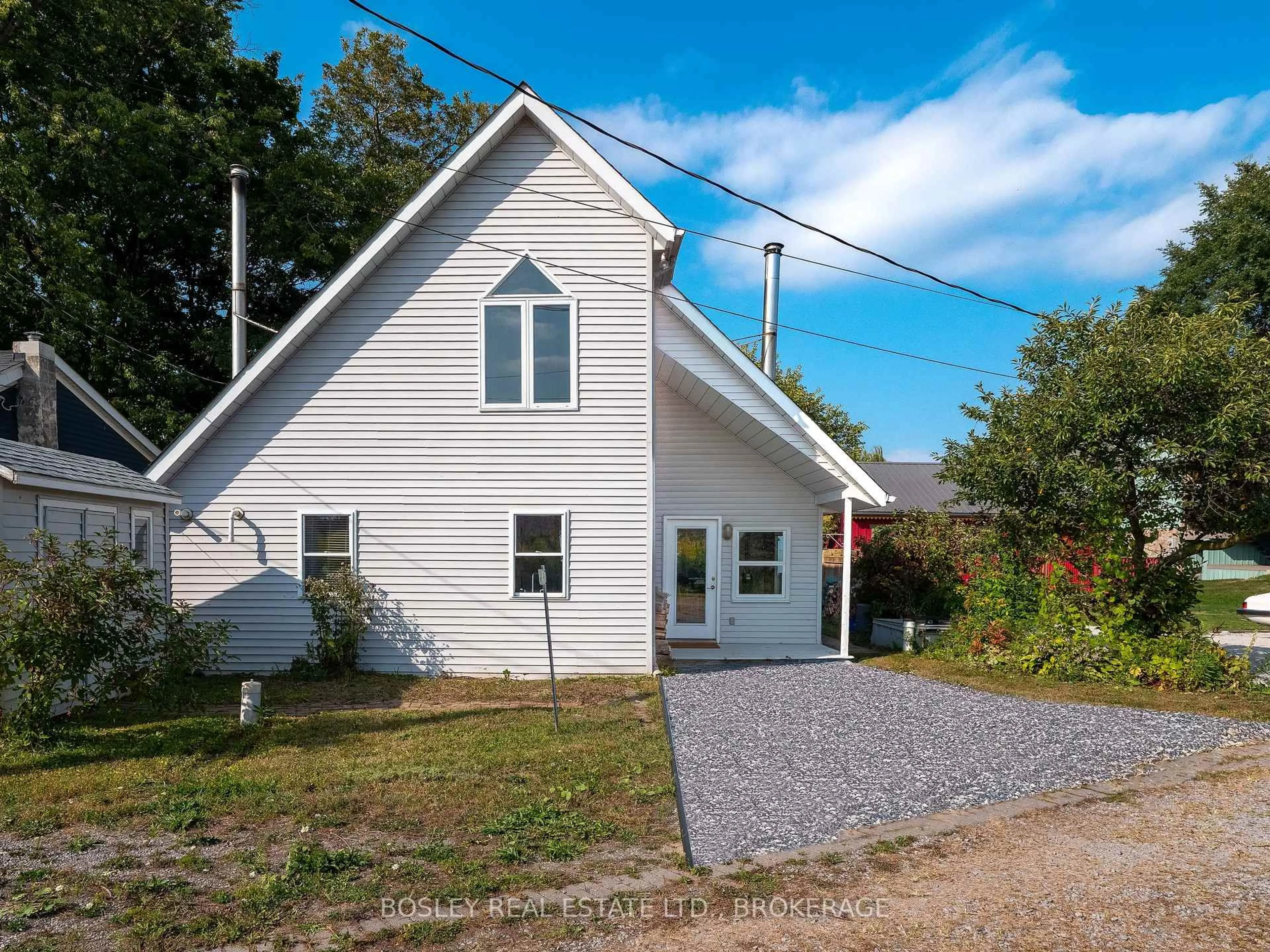 A pic from outside/outdoor area/front of a property/back of a property/a pic from drone, building for 4 Firelane 10, Niagara-on-the-Lake Ontario L0S 1J0