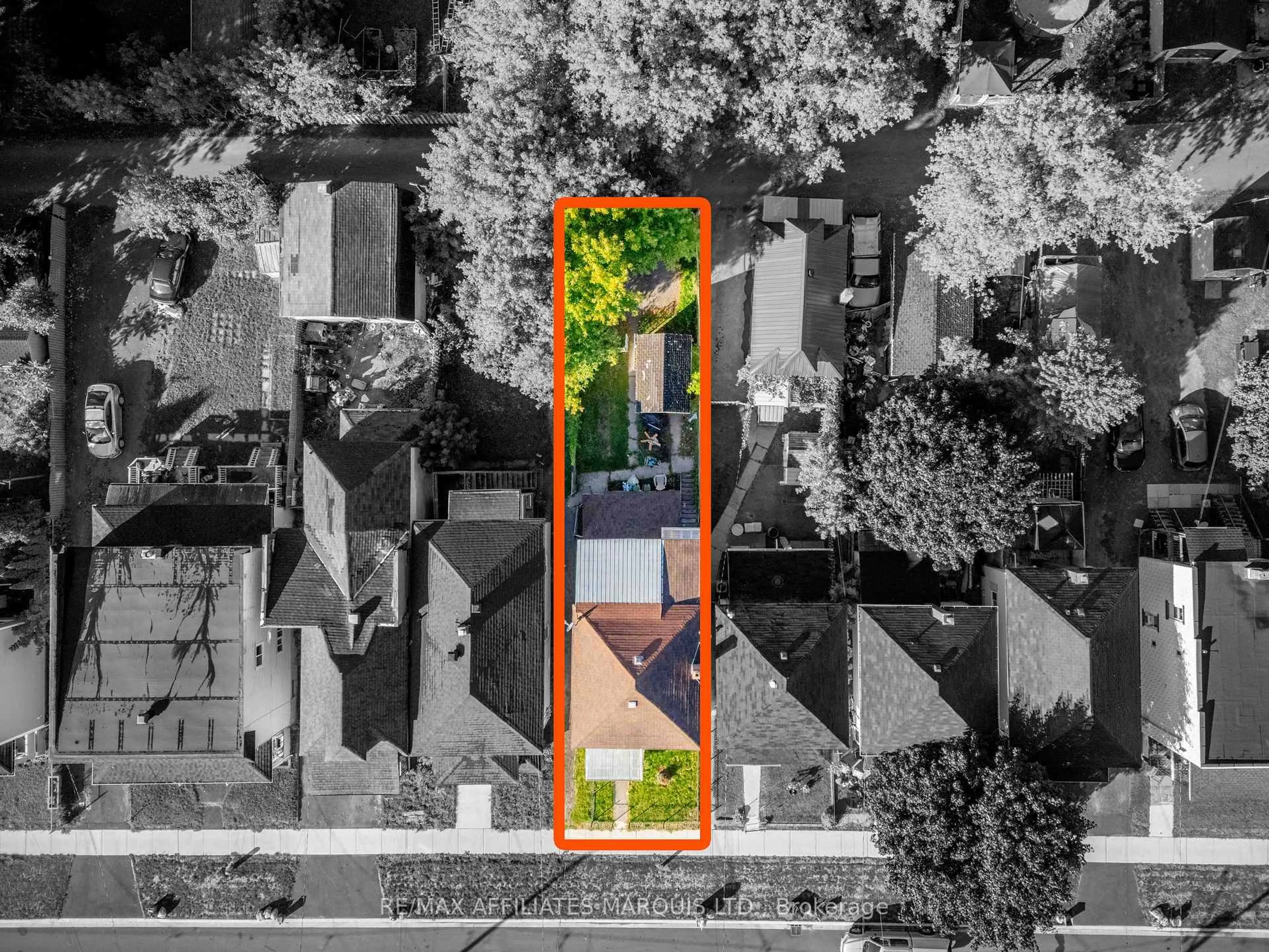 A pic from outside/outdoor area/front of a property/back of a property/a pic from drone, street for 212 Guy St, Cornwall Ontario K6H 4T9