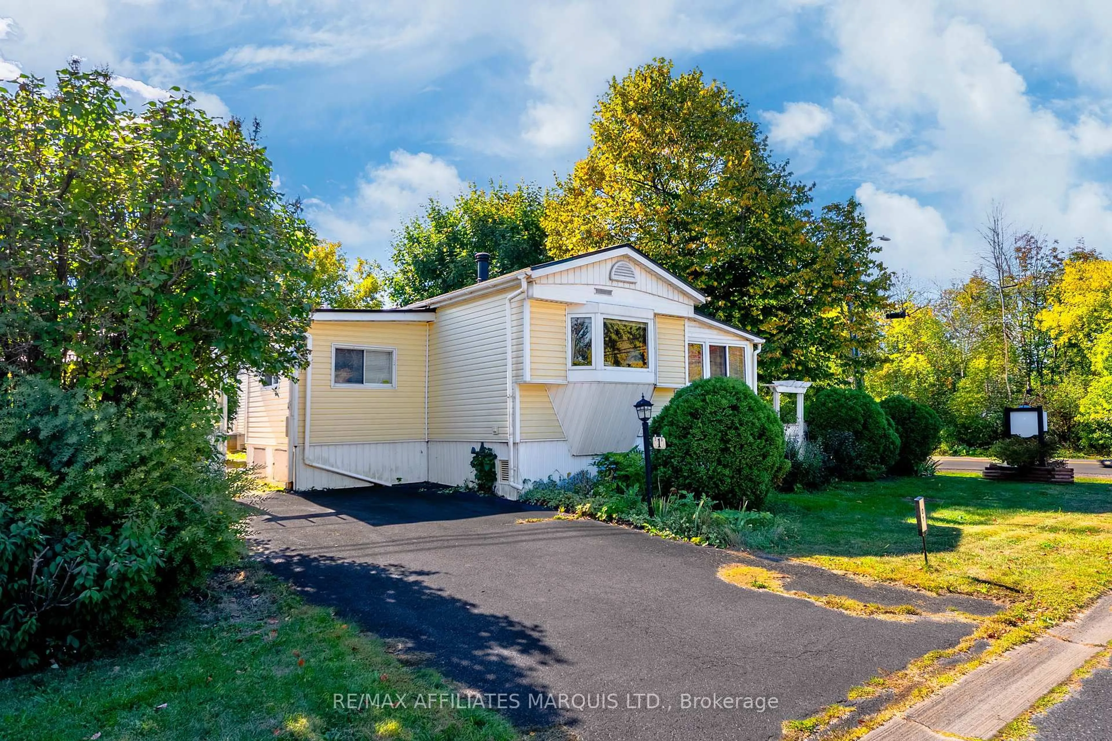 A pic from outside/outdoor area/front of a property/back of a property/a pic from drone, street for 2201 Power Dam Dr #Unit 1, Cornwall Ontario K6J 5W5