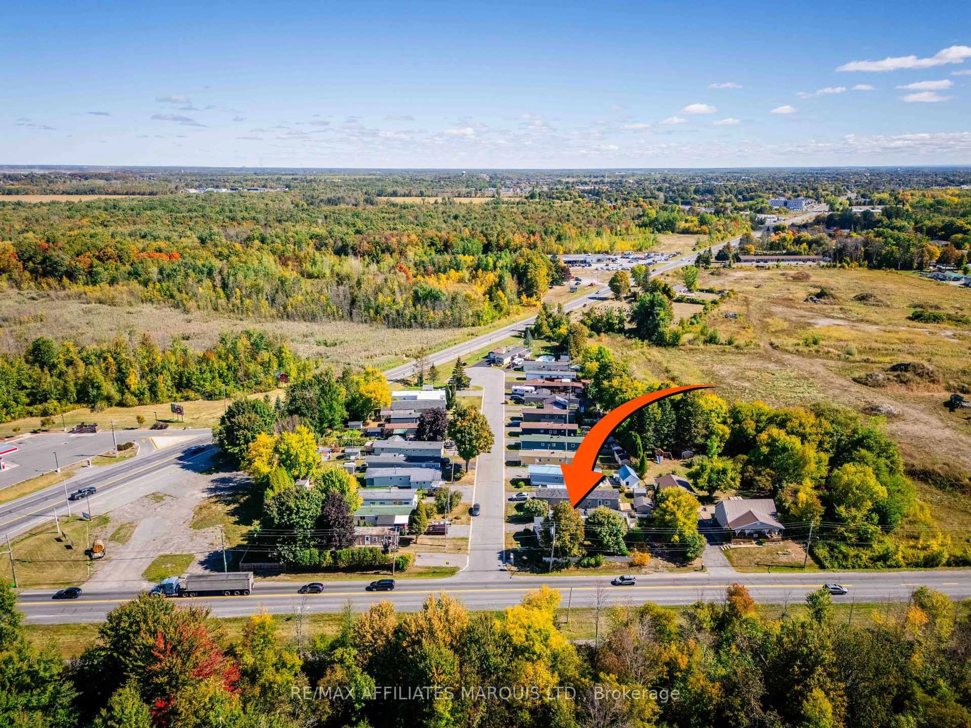 A pic from outside/outdoor area/front of a property/back of a property/a pic from drone, unknown for 2201 Power Dam Dr #Unit 1, Cornwall Ontario K6J 5W5