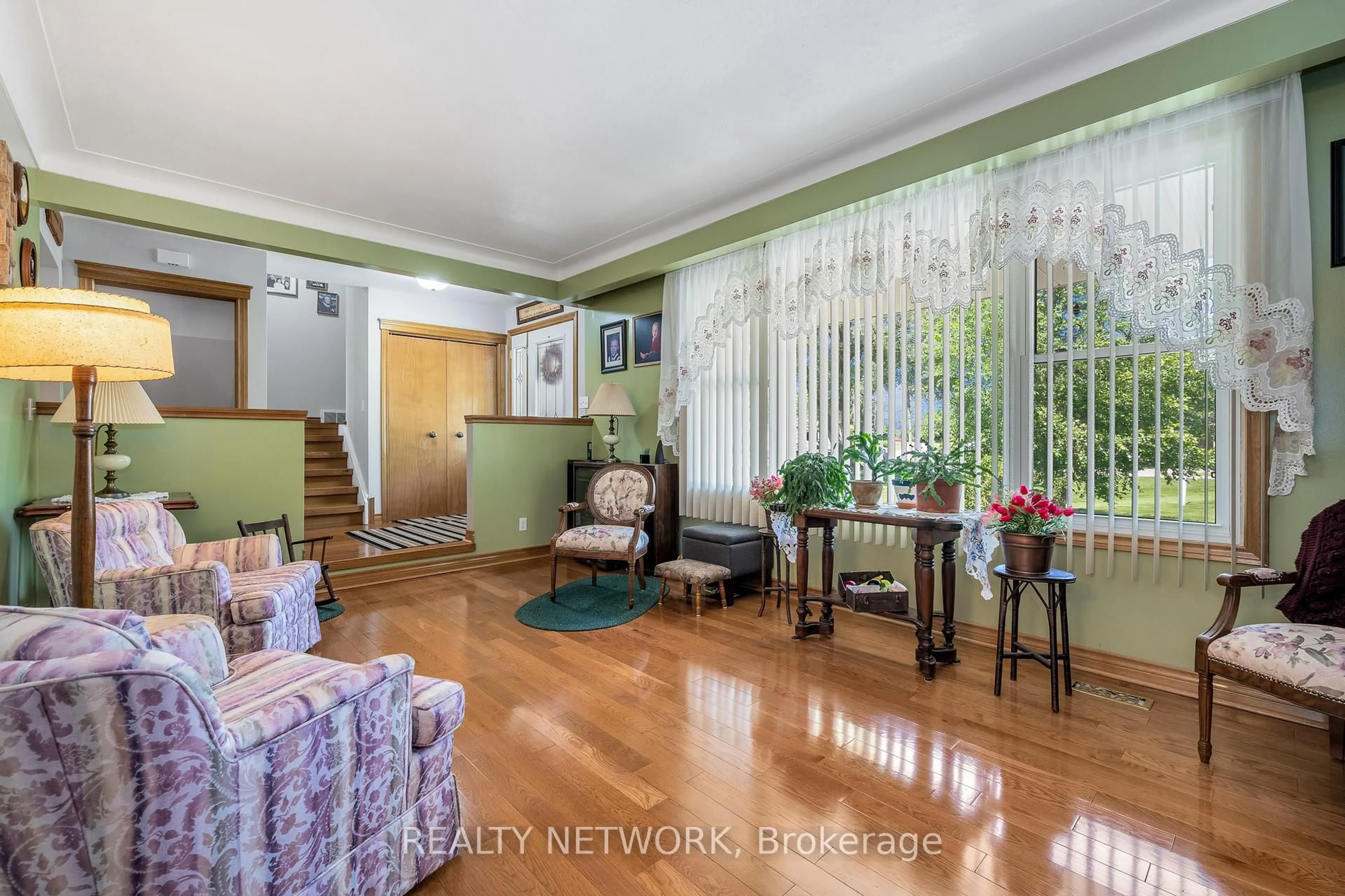 Unknown for 54 Valley Rd, St. Catharines Ontario L2S 1Y6