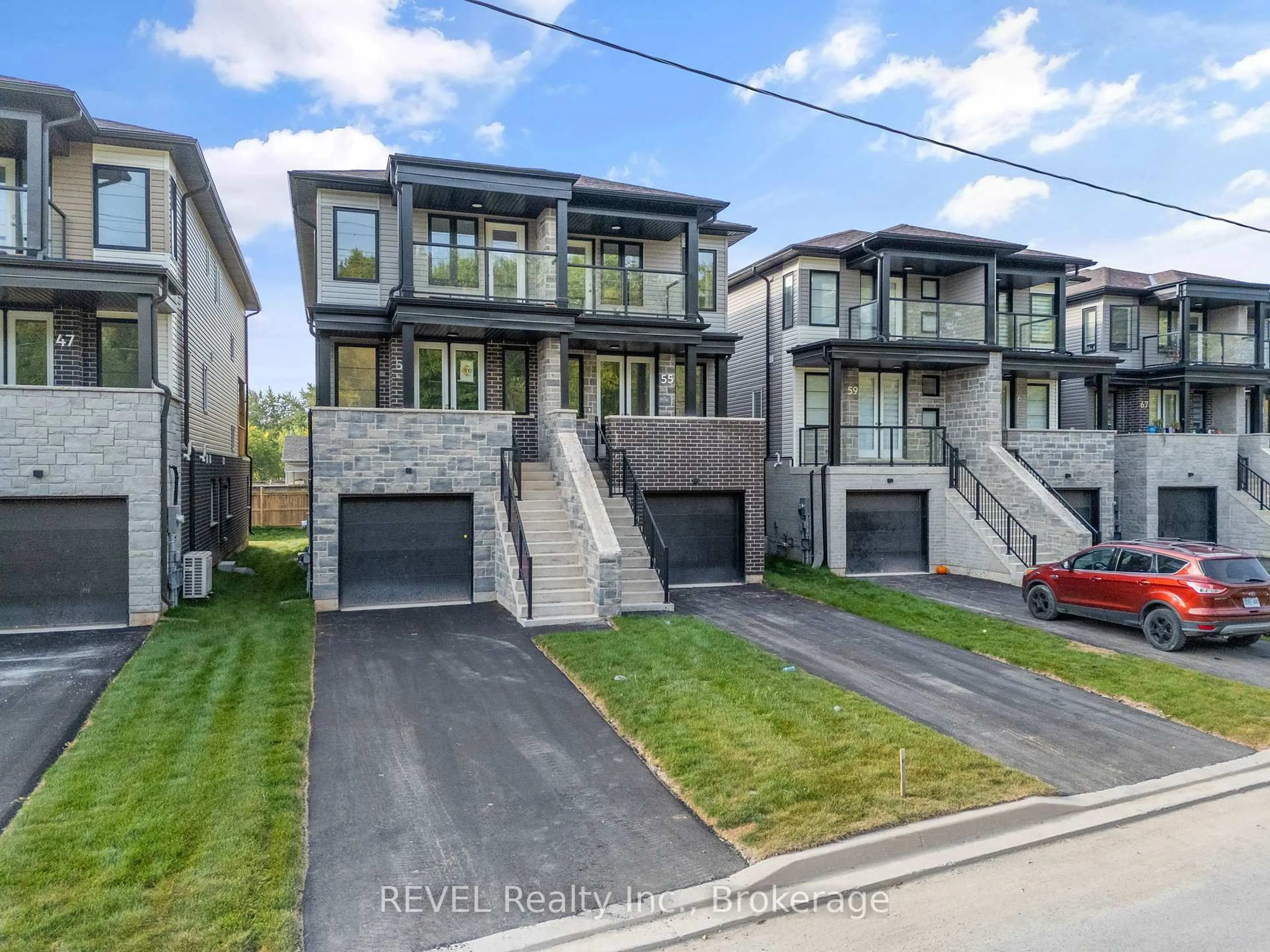 Home with brick exterior material, street for 51 Superior St, Welland Ontario L3B 3G3