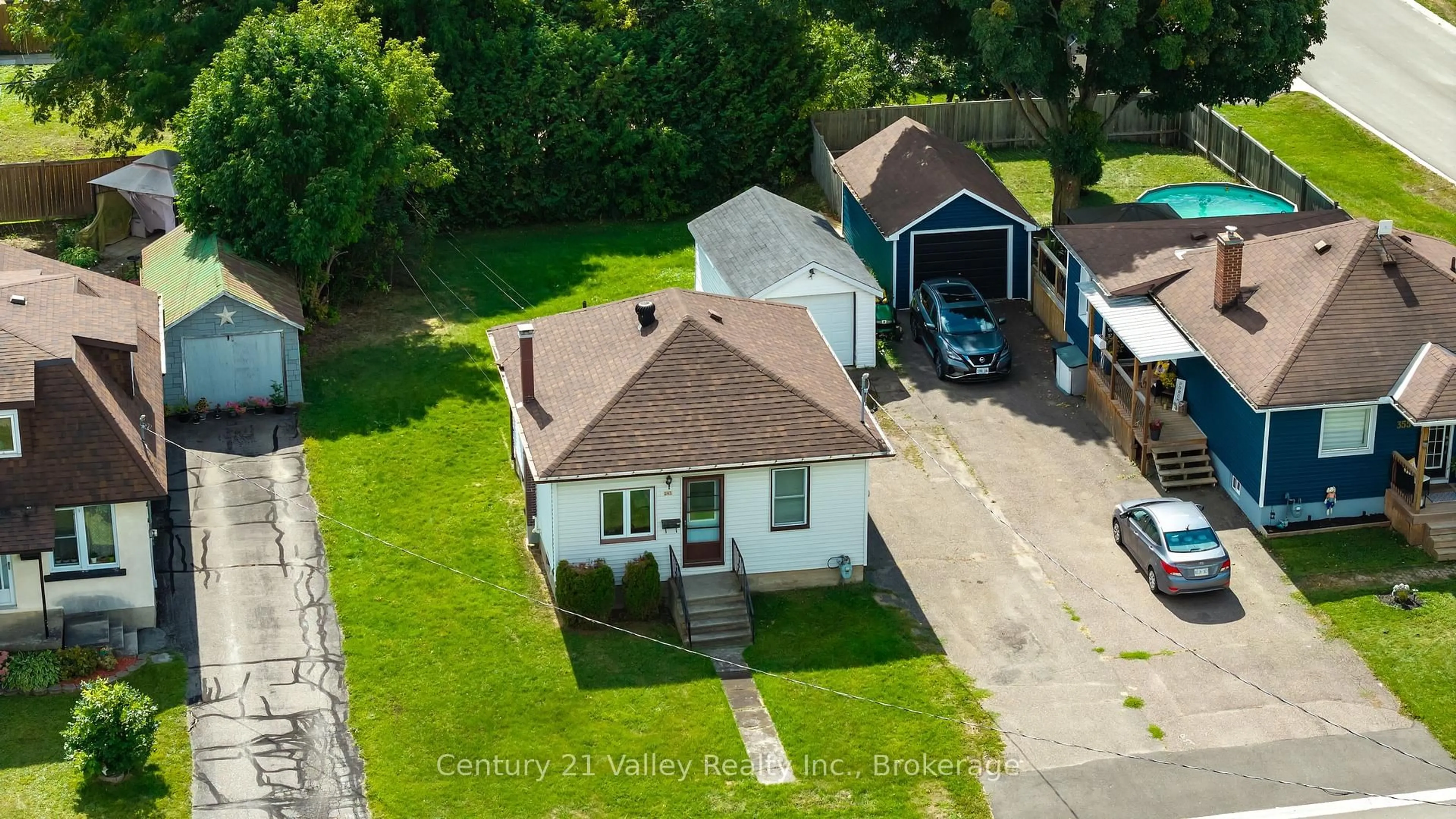 A pic from outside/outdoor area/front of a property/back of a property/a pic from drone, street for 347 Joffre Ave, Renfrew Ontario K7V 3L6