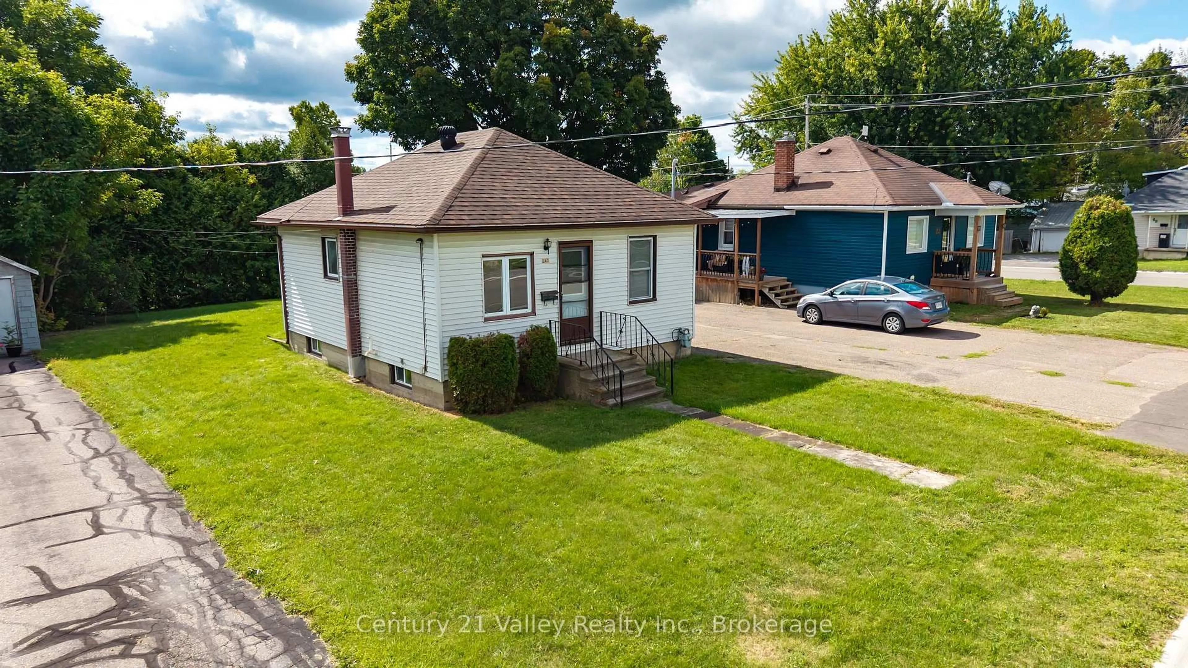 A pic from outside/outdoor area/front of a property/back of a property/a pic from drone, street for 347 Joffre Ave, Renfrew Ontario K7V 3L6