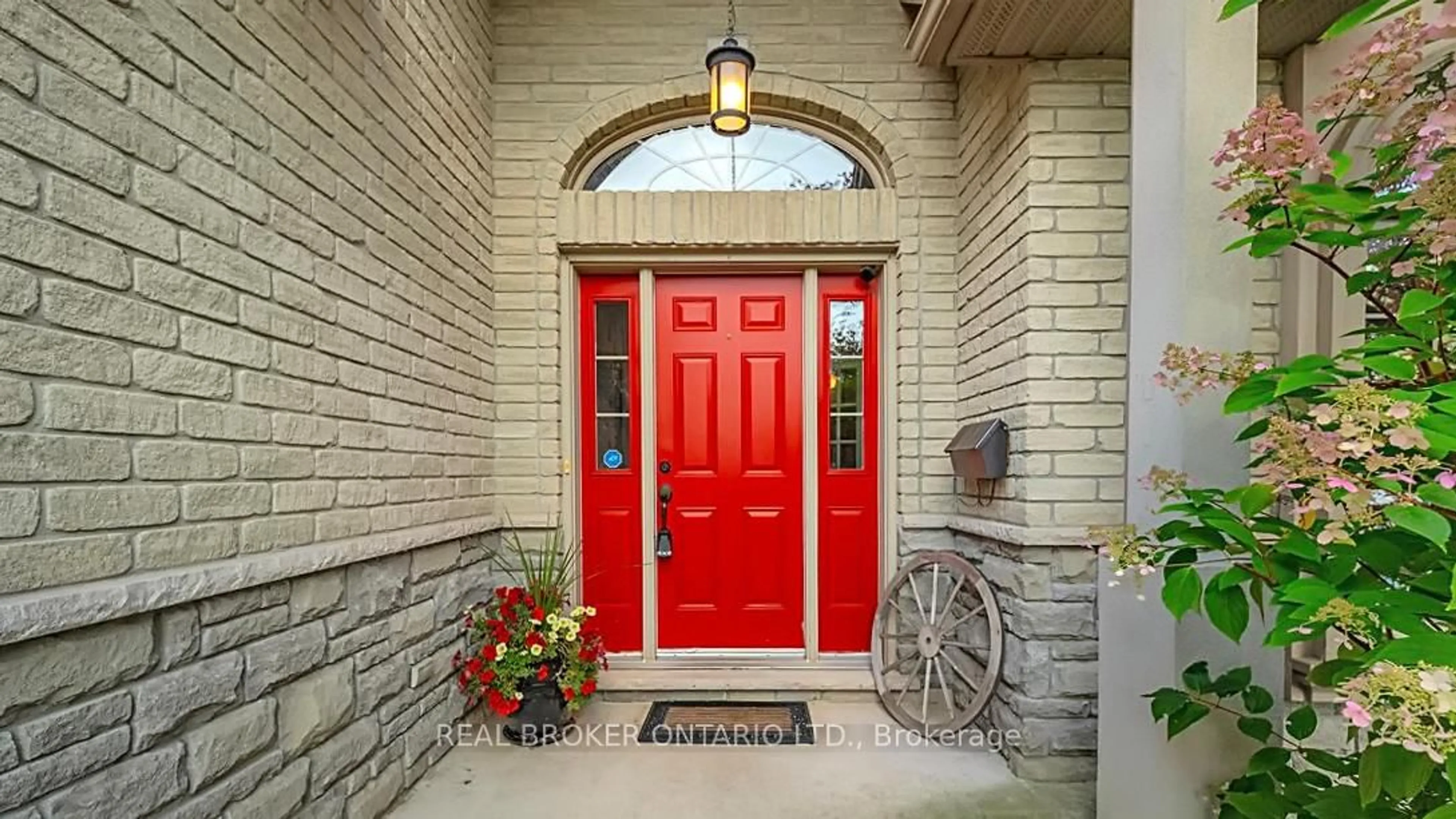 Indoor entryway for 23 Jamieson Crt, Brantford Ontario N3T 6T1