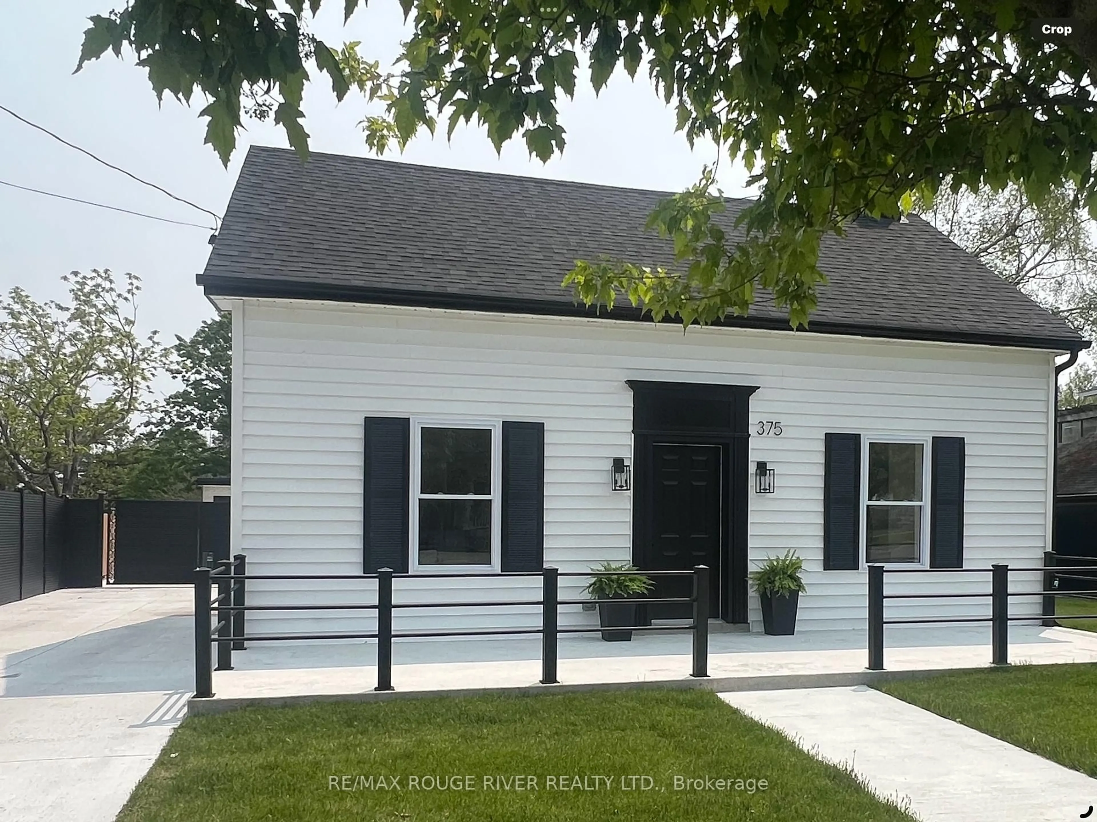 Home with vinyl exterior material, street for 375 King St, Cobourg Ontario K9A 2N6