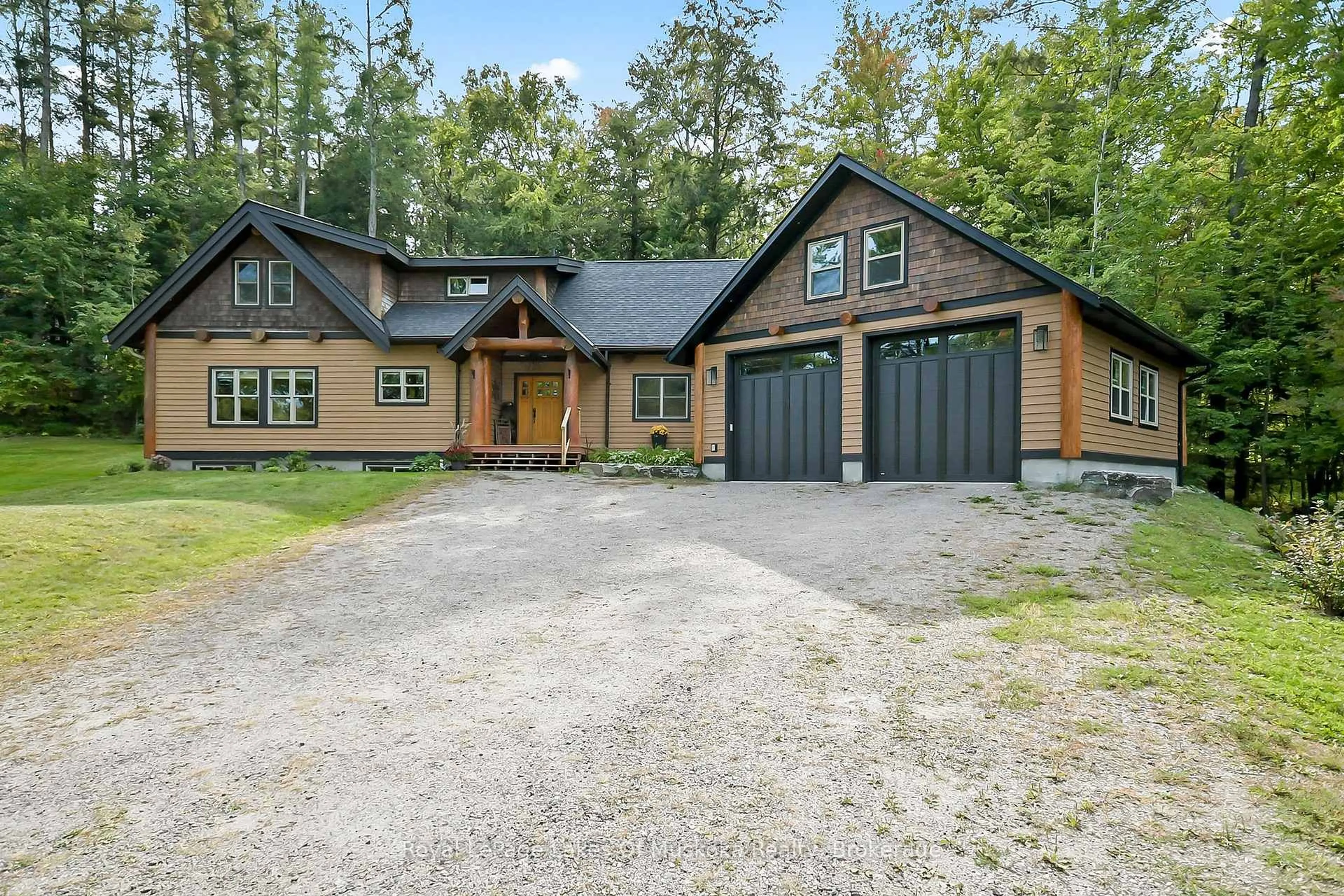 Home with brick exterior material, unknown for 465 Alexander St, Gravenhurst Ontario P1P 1A2