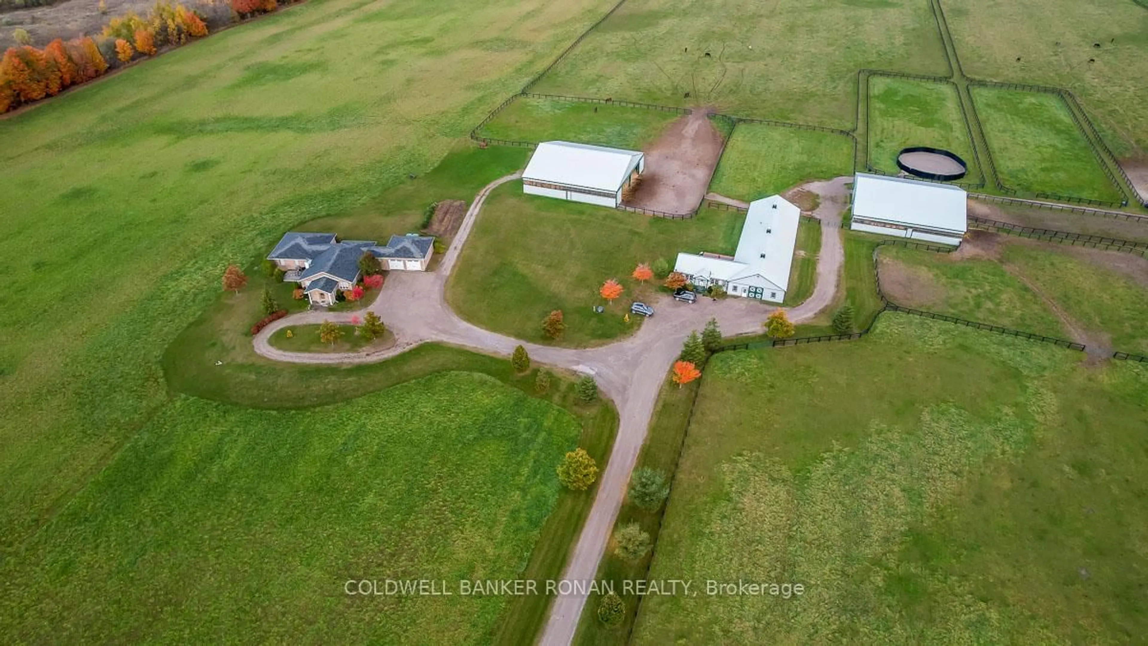 A pic from outside/outdoor area/front of a property/back of a property/a pic from drone, building for 893053 Sixth Line, Mono Ontario L9W 2Z2