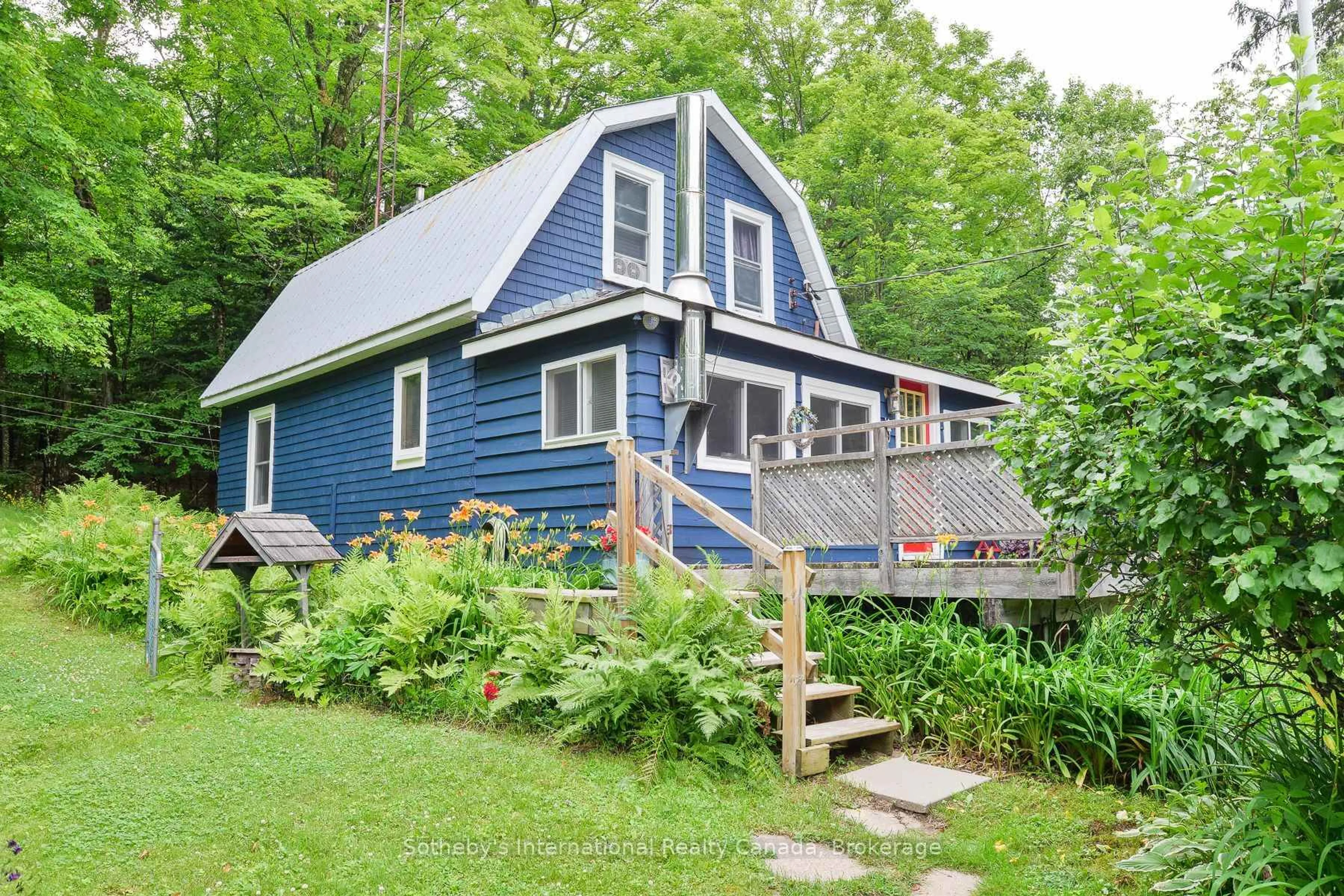 Patio, water/lake/river/ocean view for 1079 Hewlitt Rd, Muskoka Lakes Ontario P1L 1X4