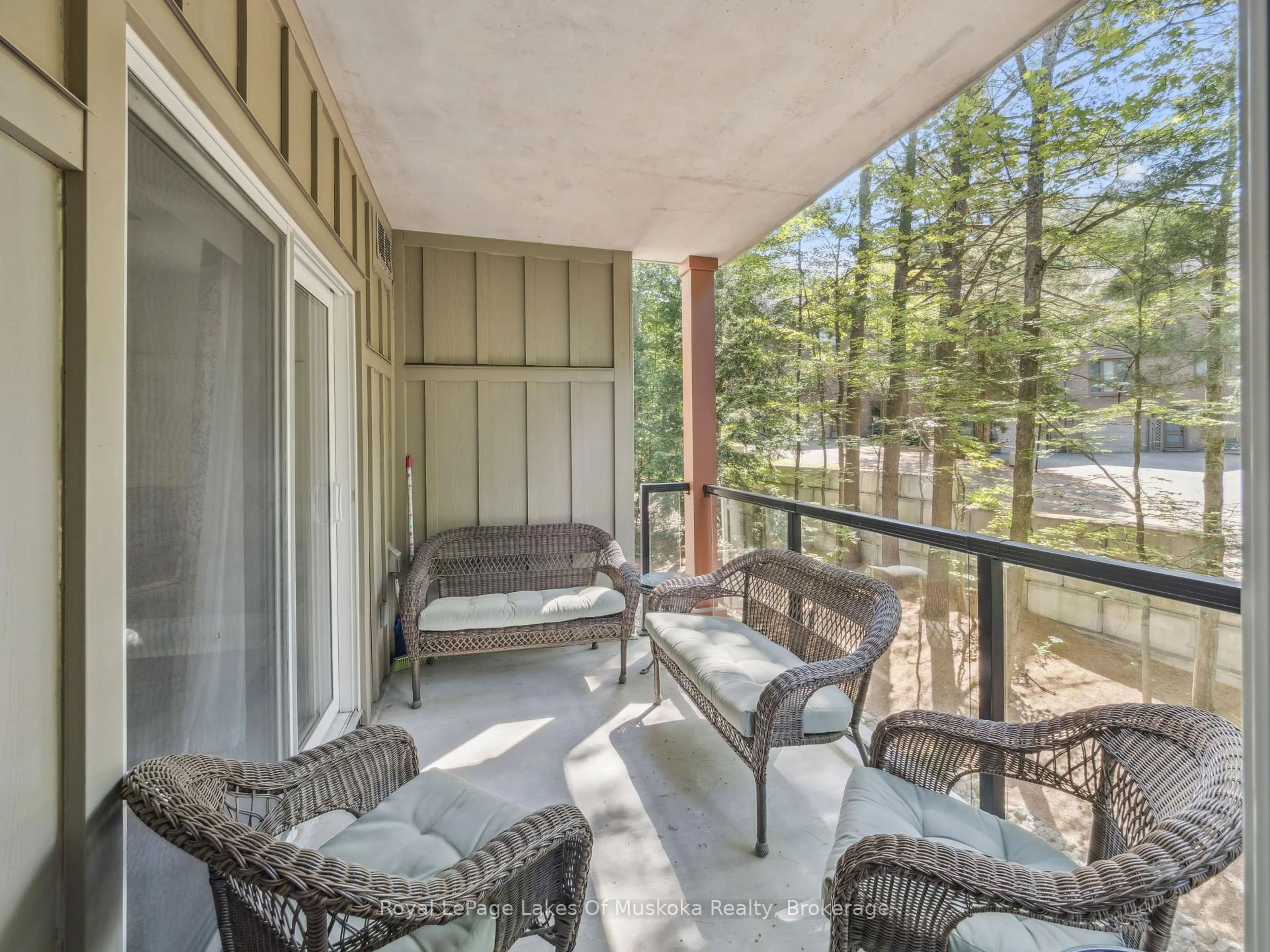 Patio, water/lake/river/ocean view for 391B Manitoba St #203, Bracebridge Ontario P1L 0B5