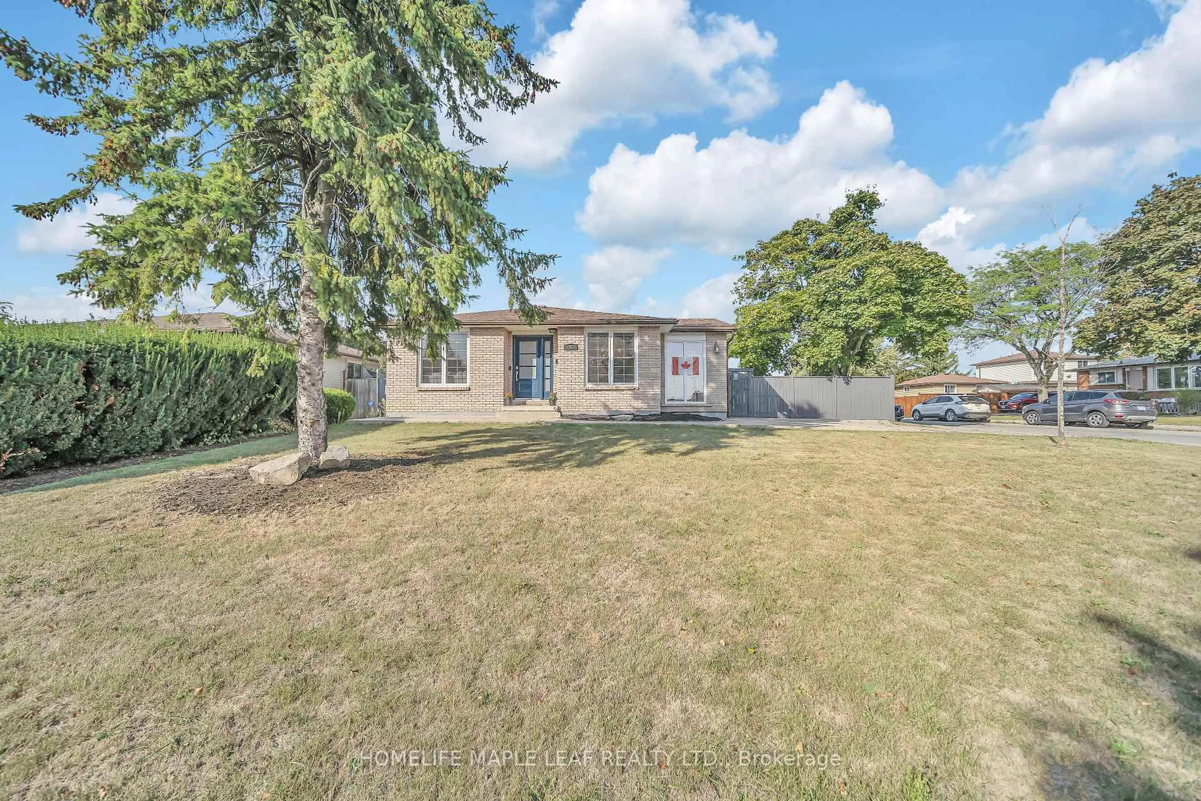 A pic from outside/outdoor area/front of a property/back of a property/a pic from drone, street for 4 Lisa Crt, Hamilton Ontario L8V 4P9