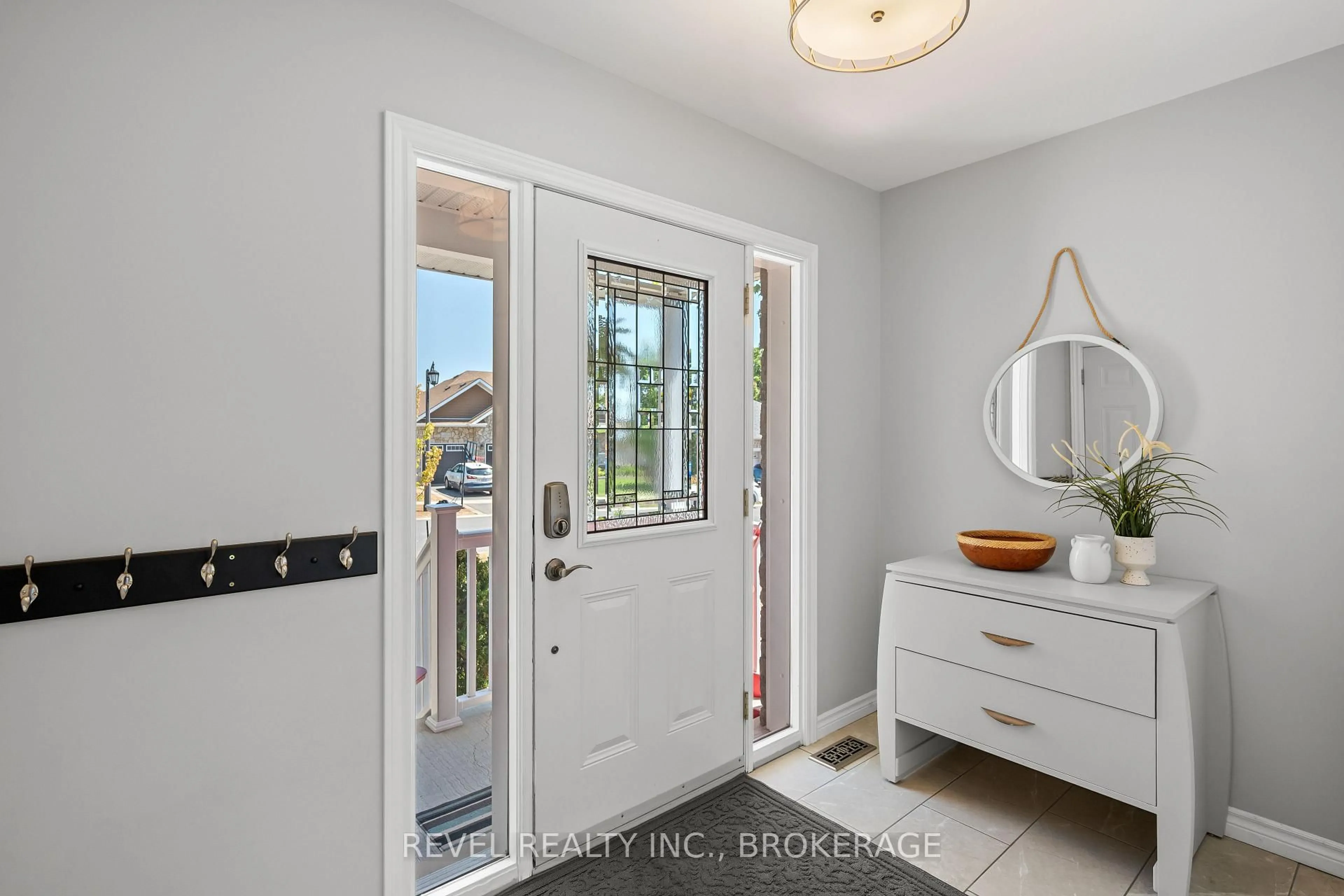 Indoor entryway for 102 Mcdonough Cres, Loyalist Ontario K7N 0A4