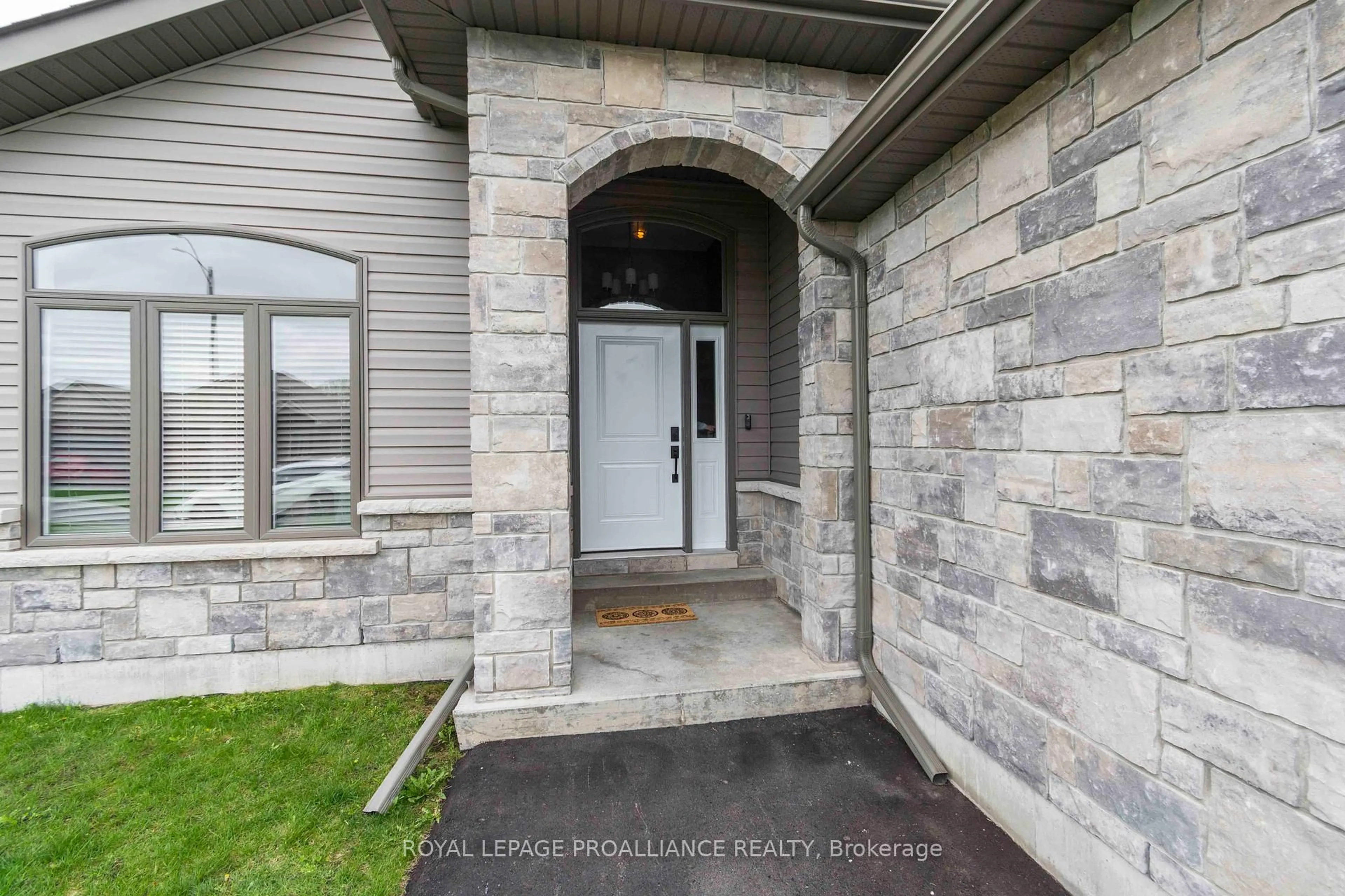 Unknown for 11 Brookfield Cres, Quinte West Ontario K8V 0H9