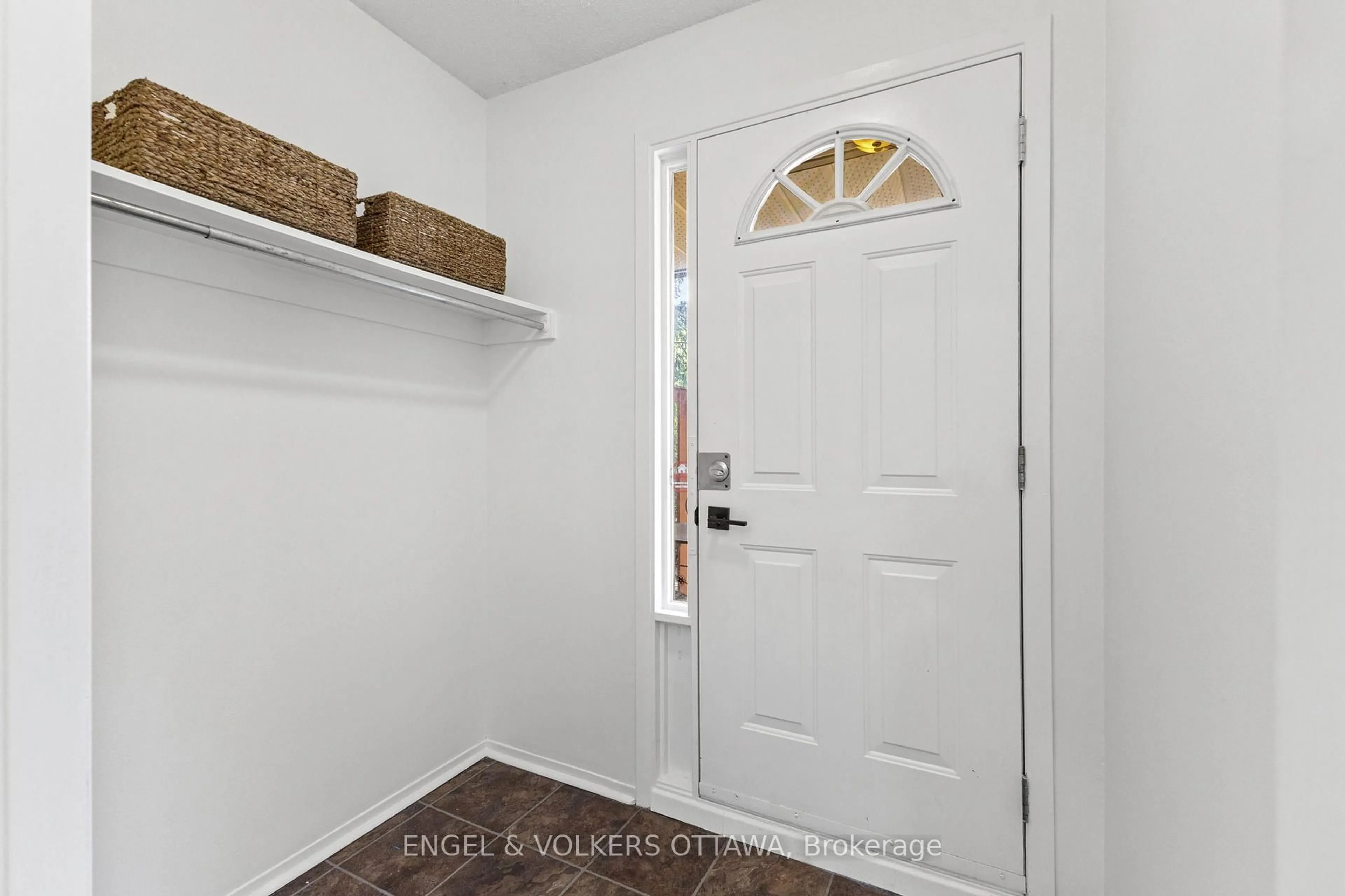 Indoor entryway for 202 Royalton Private, Ottawa Ontario K1V 9S3