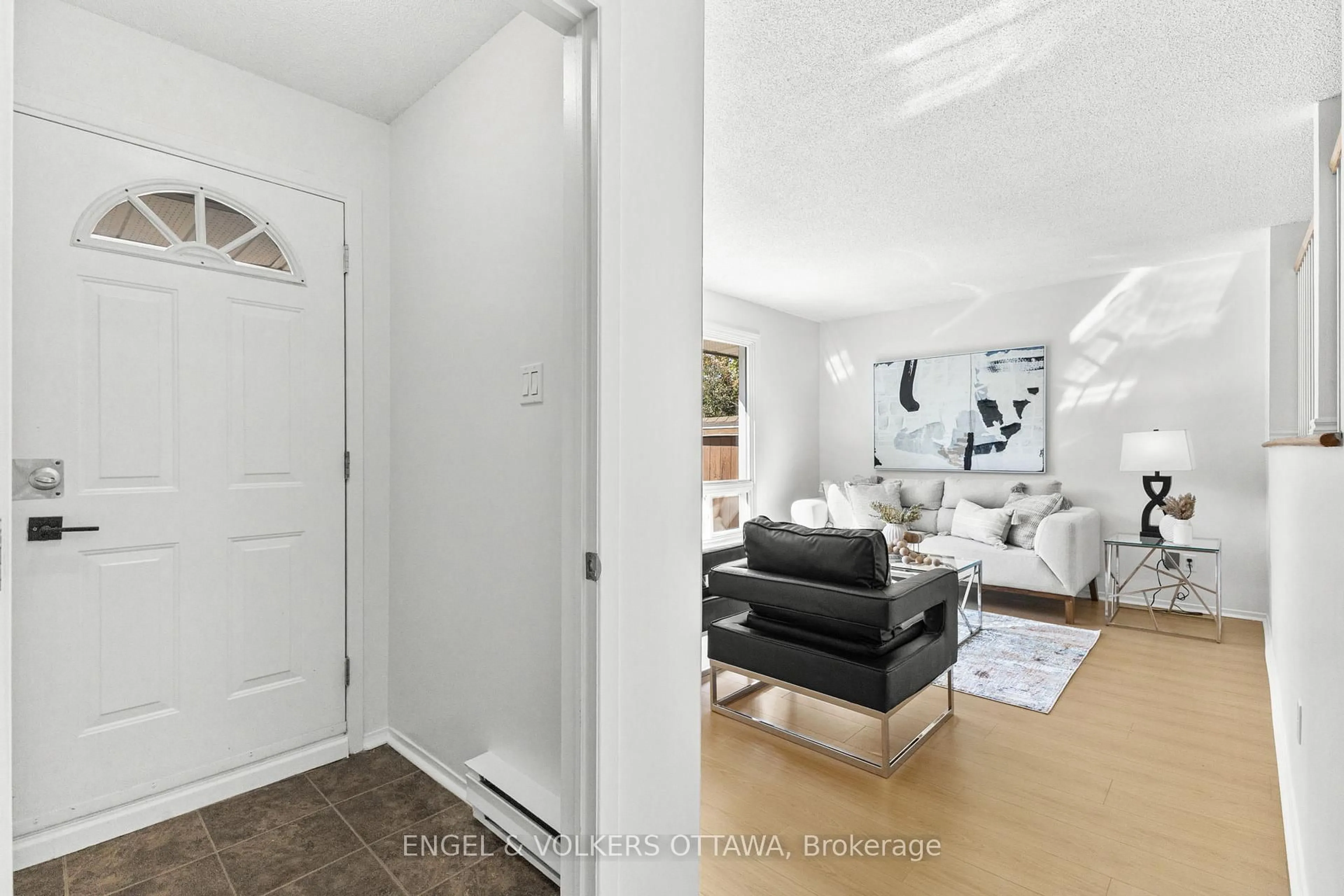 Indoor entryway for 202 Royalton Private, Ottawa Ontario K1V 9S3