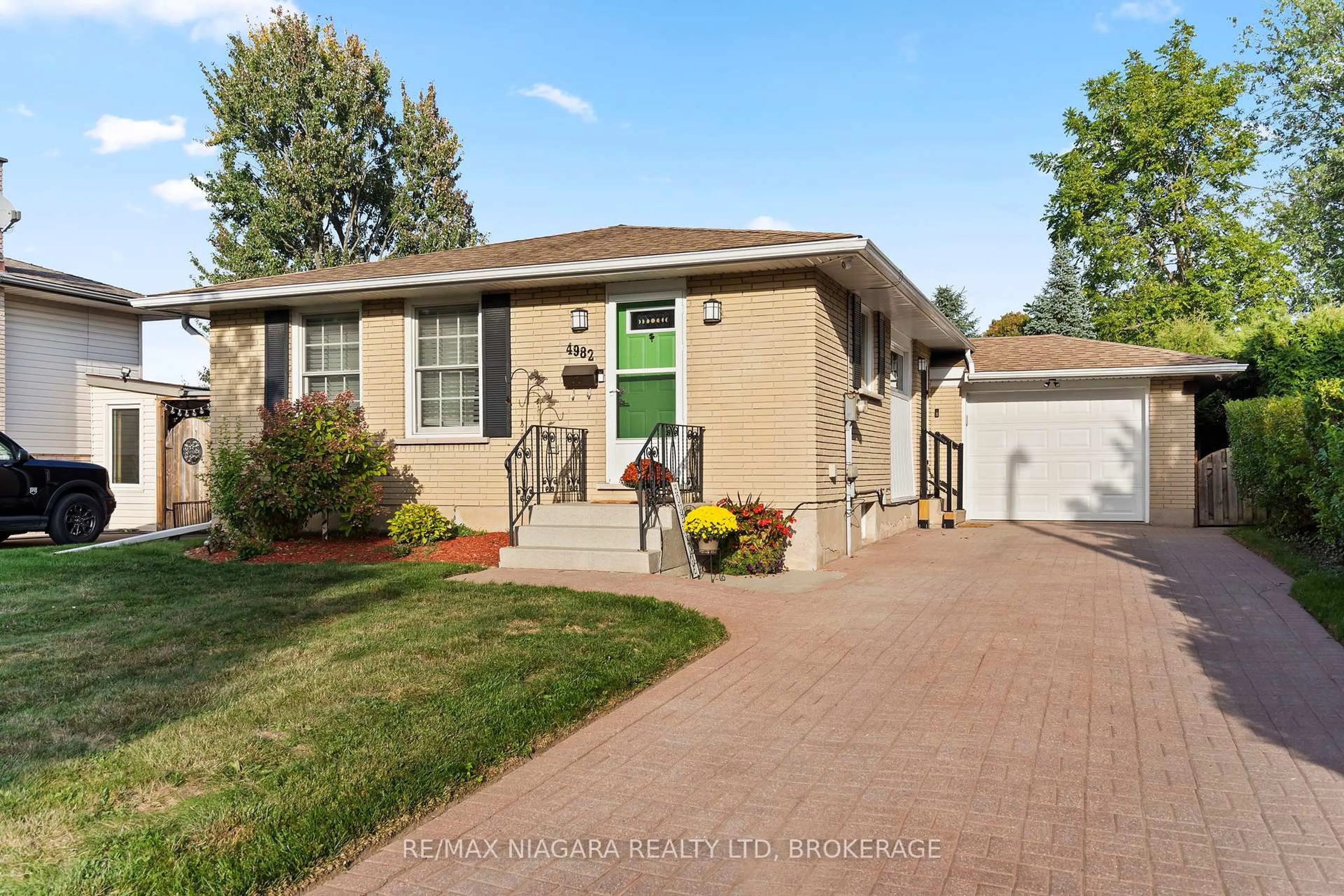 Home with brick exterior material, street for 4982 Epsom Crt, Niagara Falls Ontario L2H 1V9