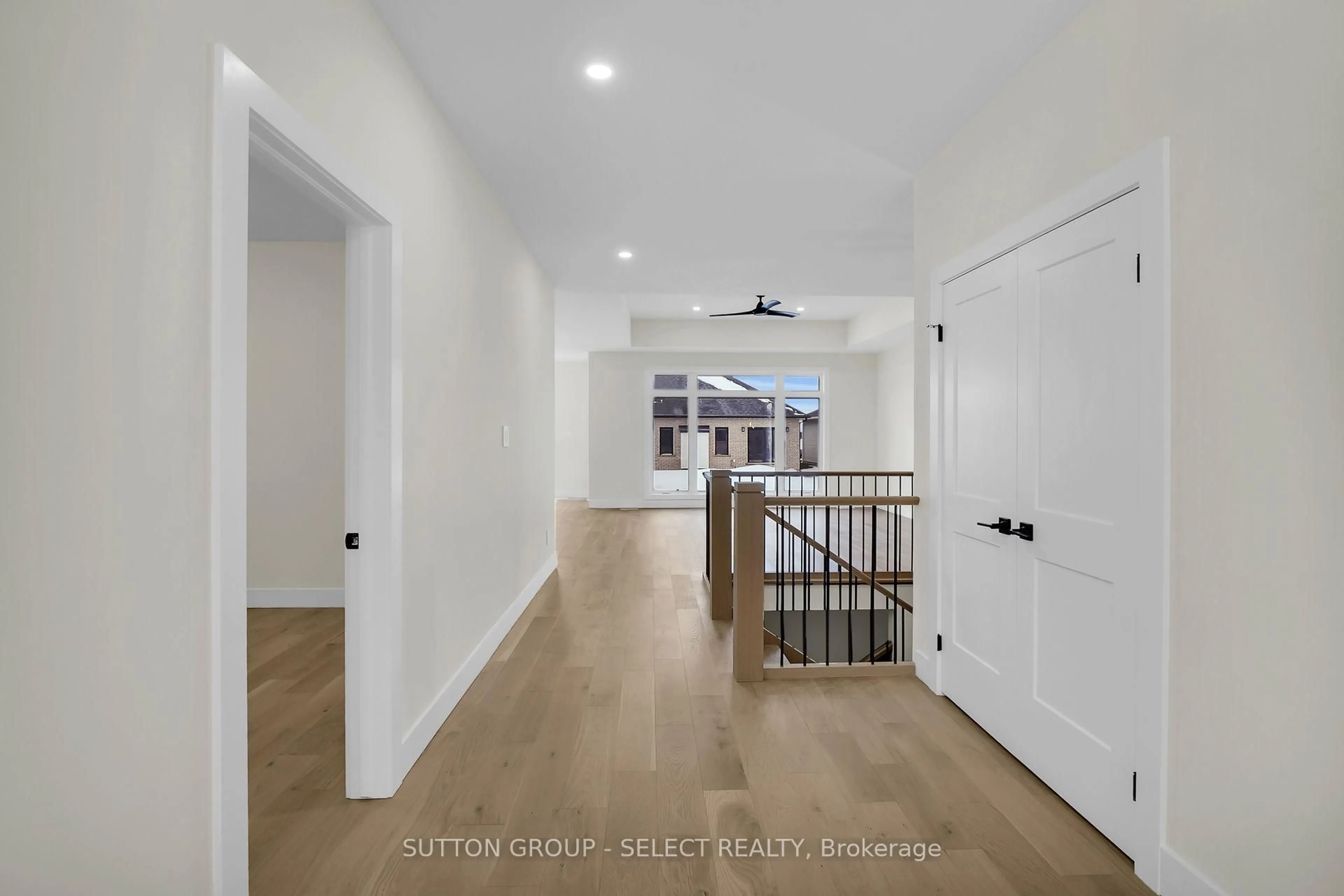 Indoor entryway for 67 Royal Cres, Southwold Ontario N5P 3T2