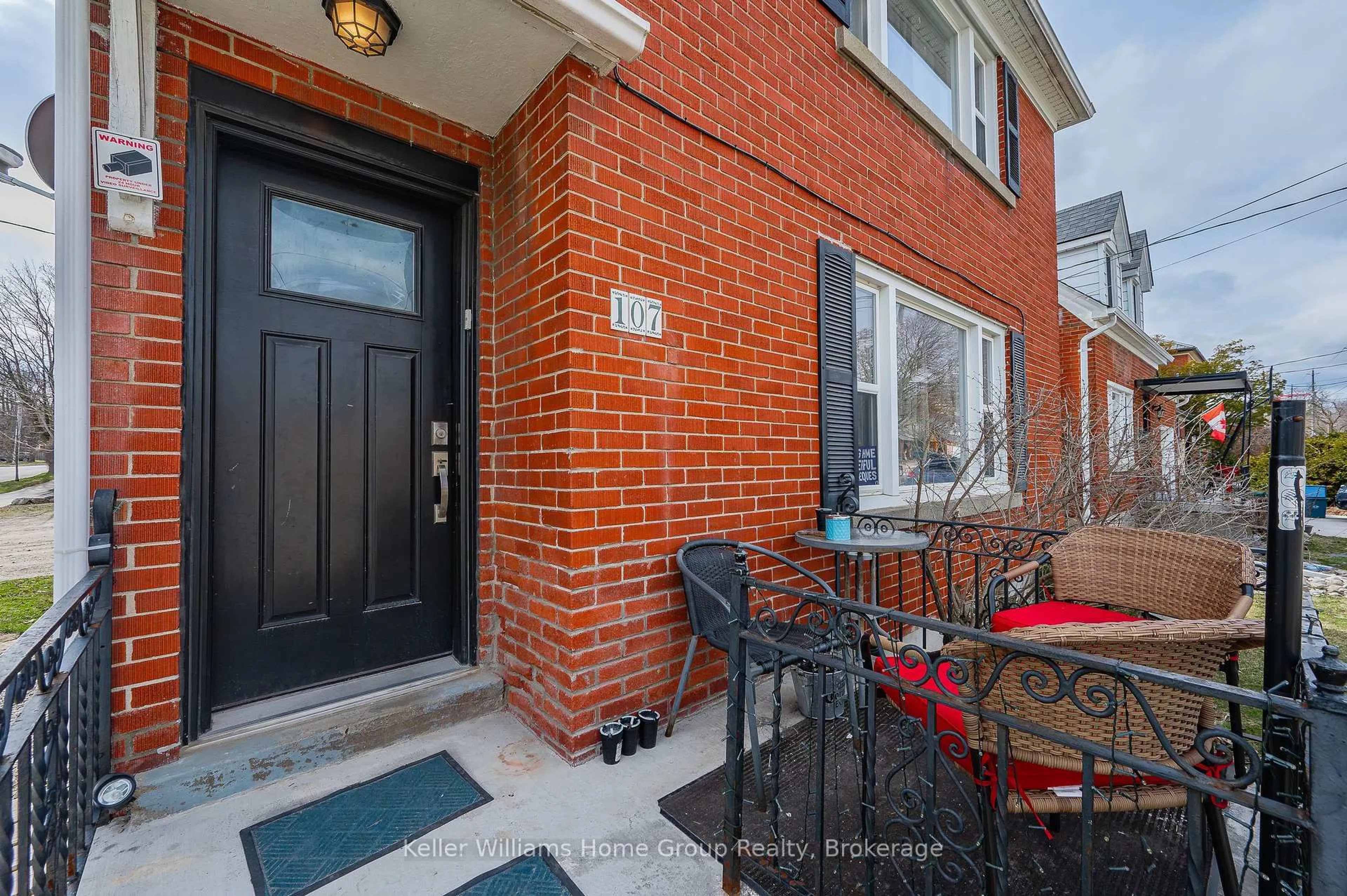 Home with brick exterior material, street for 107 East Ave, Kitchener Ontario N2H 1Y6