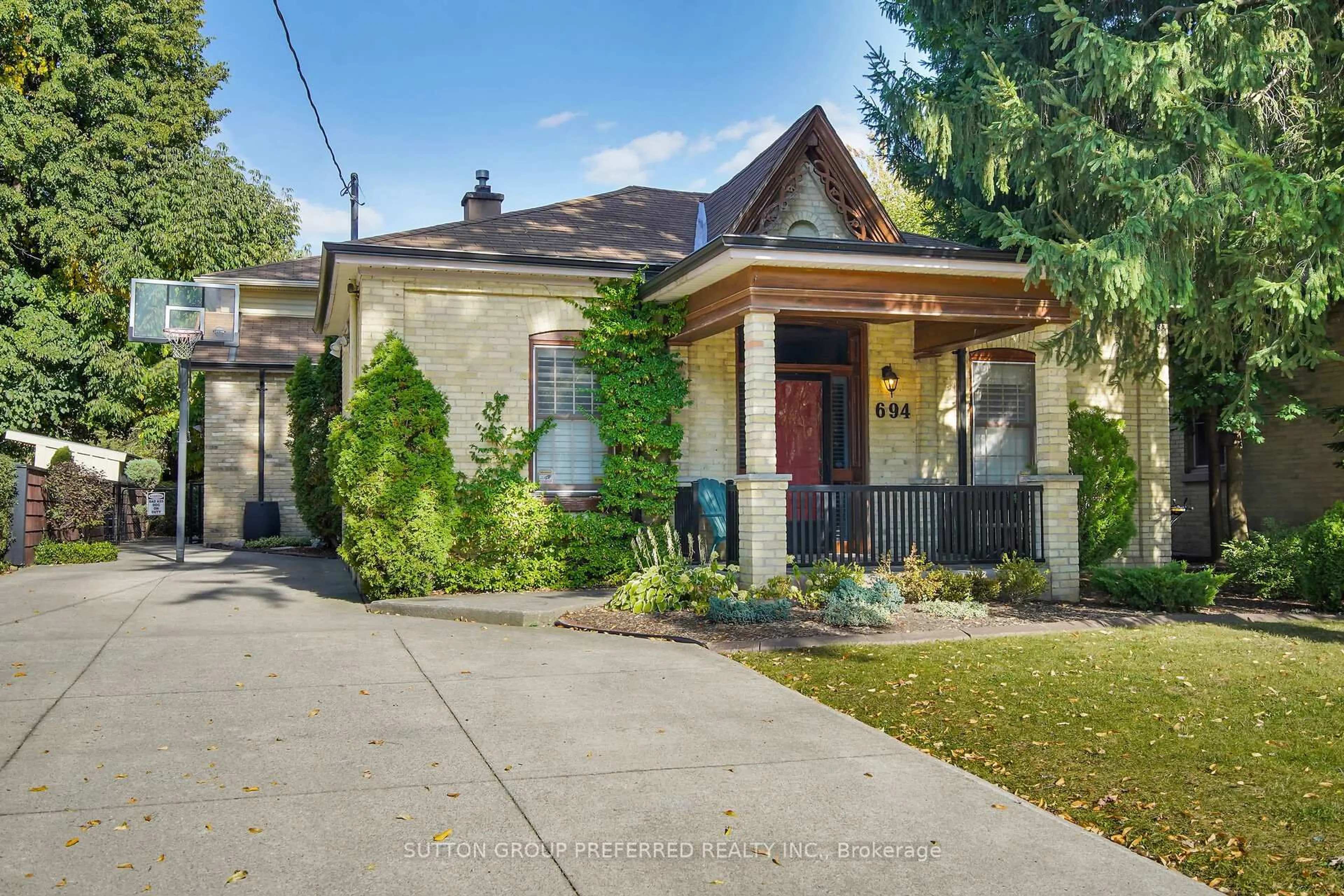 Home with brick exterior material, street for 694 Colborne St, London East Ontario N6A 3Z5
