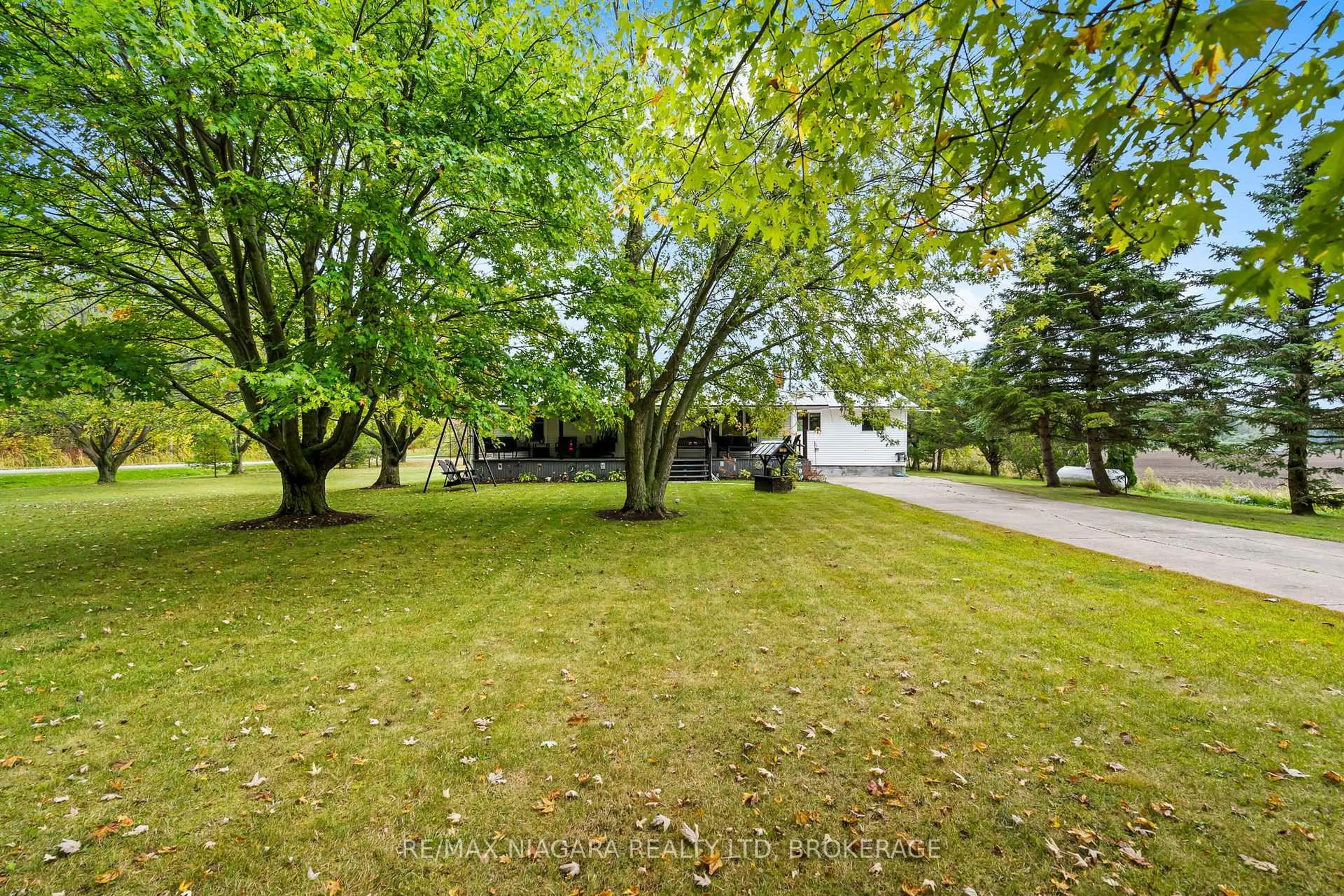 A pic from outside/outdoor area/front of a property/back of a property/a pic from drone, unknown for 1791 Beamer Rd, West Lincoln Ontario L0R 1Y0