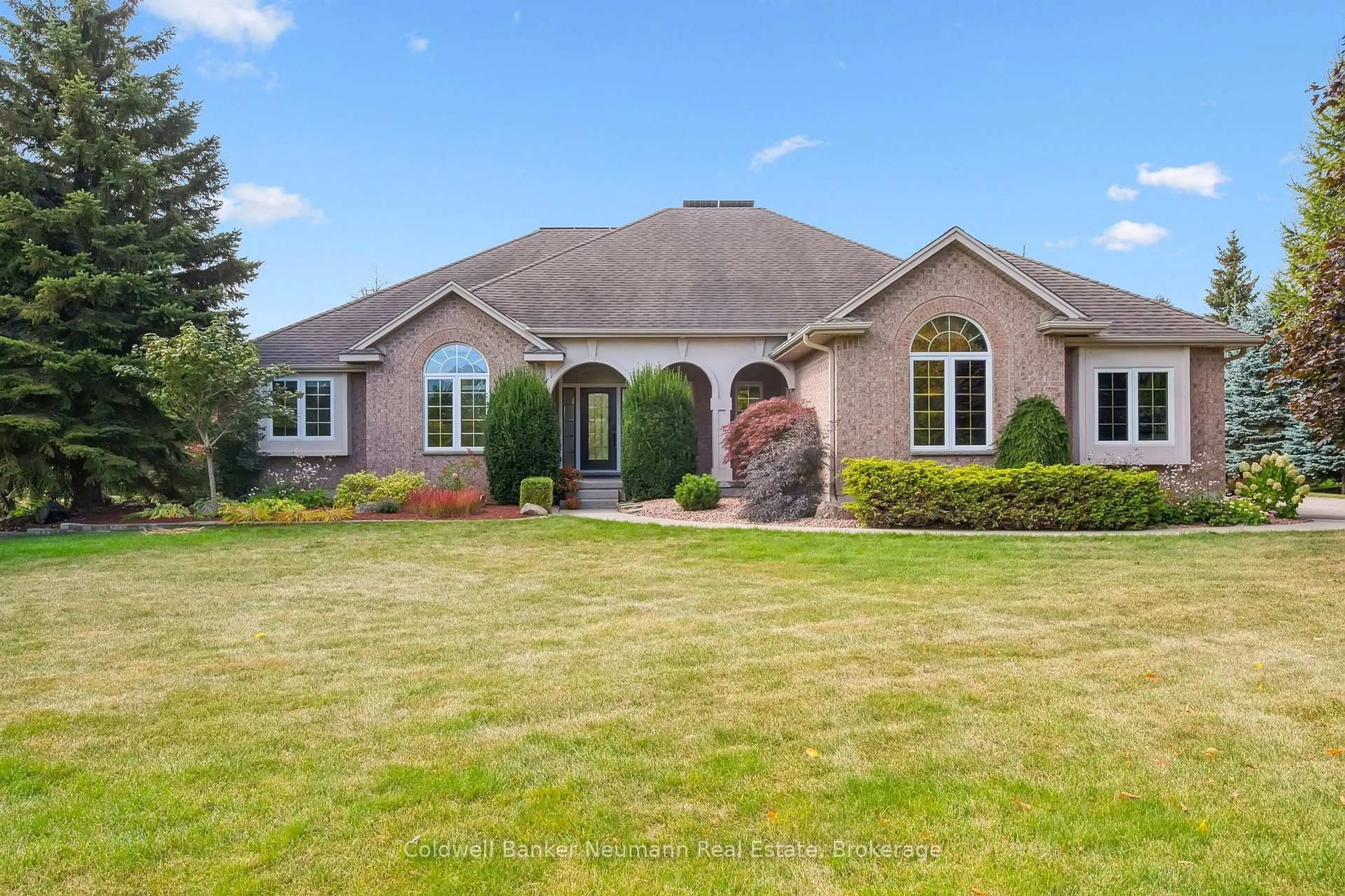 Home with brick exterior material, street for 5796 Eighth Line East Line, Guelph/Eramosa Ontario N0B 1B0