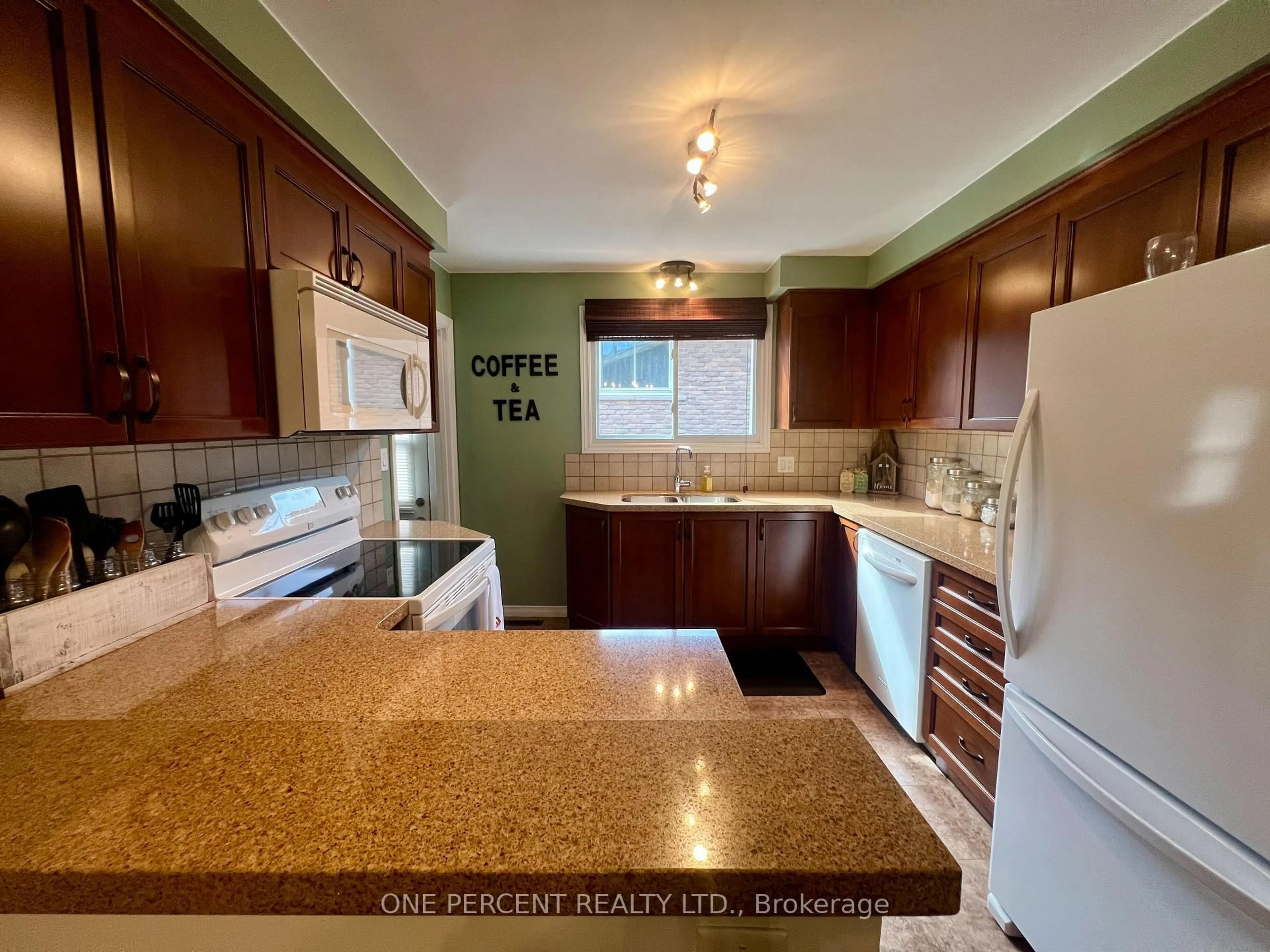 Unknown for 42 Seymour Ave, St. Catharines Ontario L2P 1A7