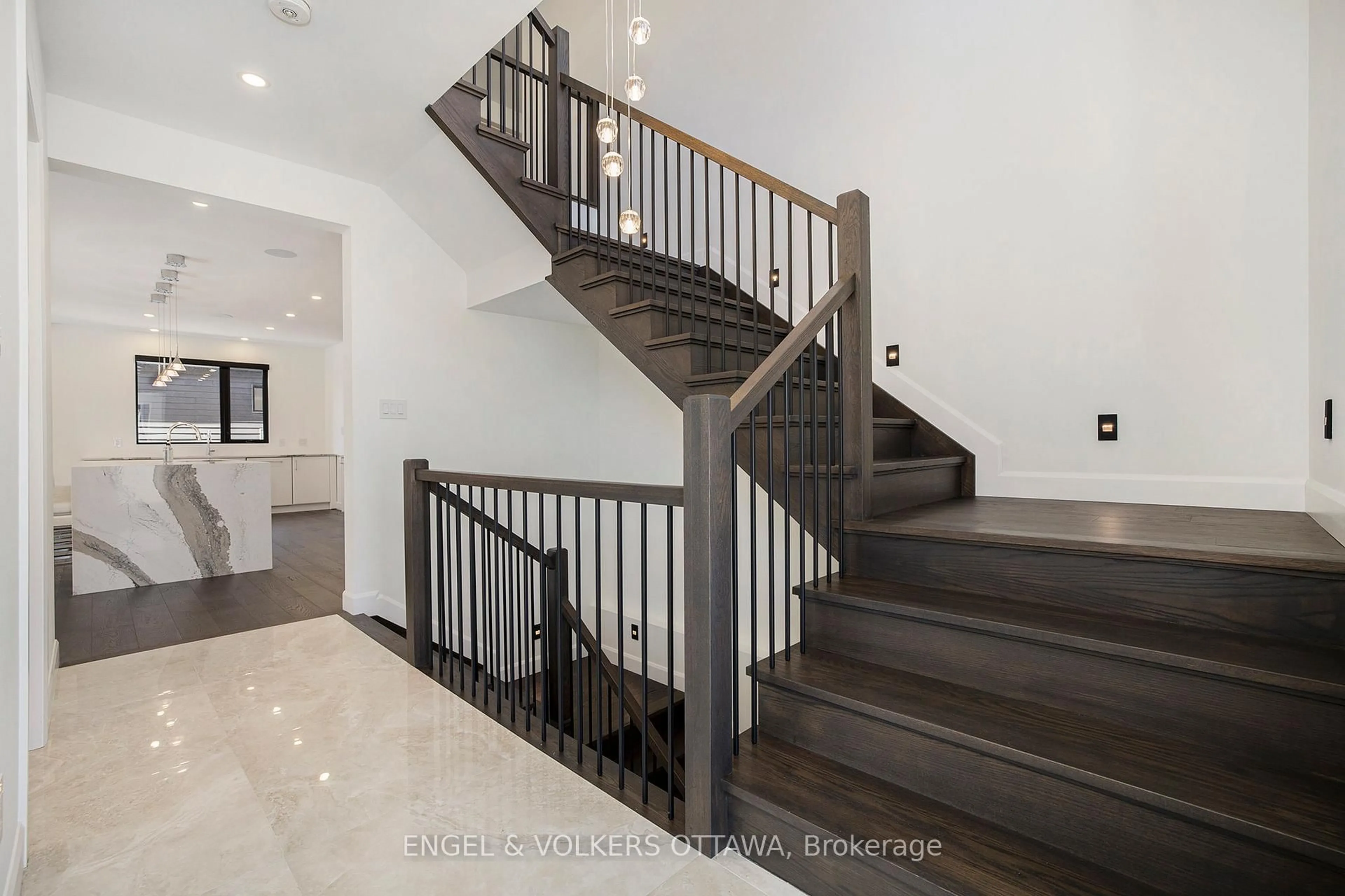 Stairs for 888 Melwood Ave, Ottawa Ontario K2A 3C3