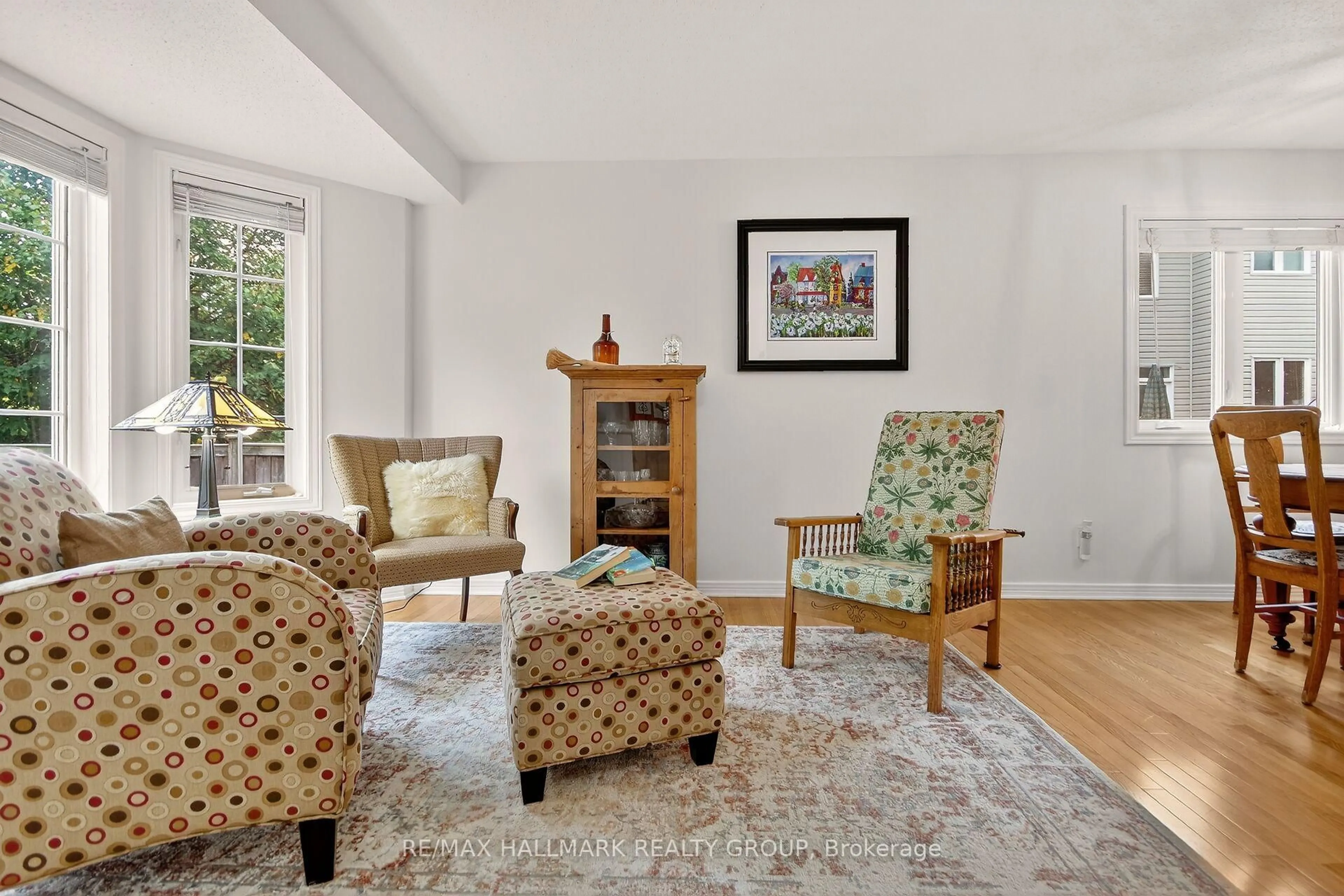 Living room with furniture, unknown for 92 Stonemeadow Dr, Kanata Ontario K2M 2M3