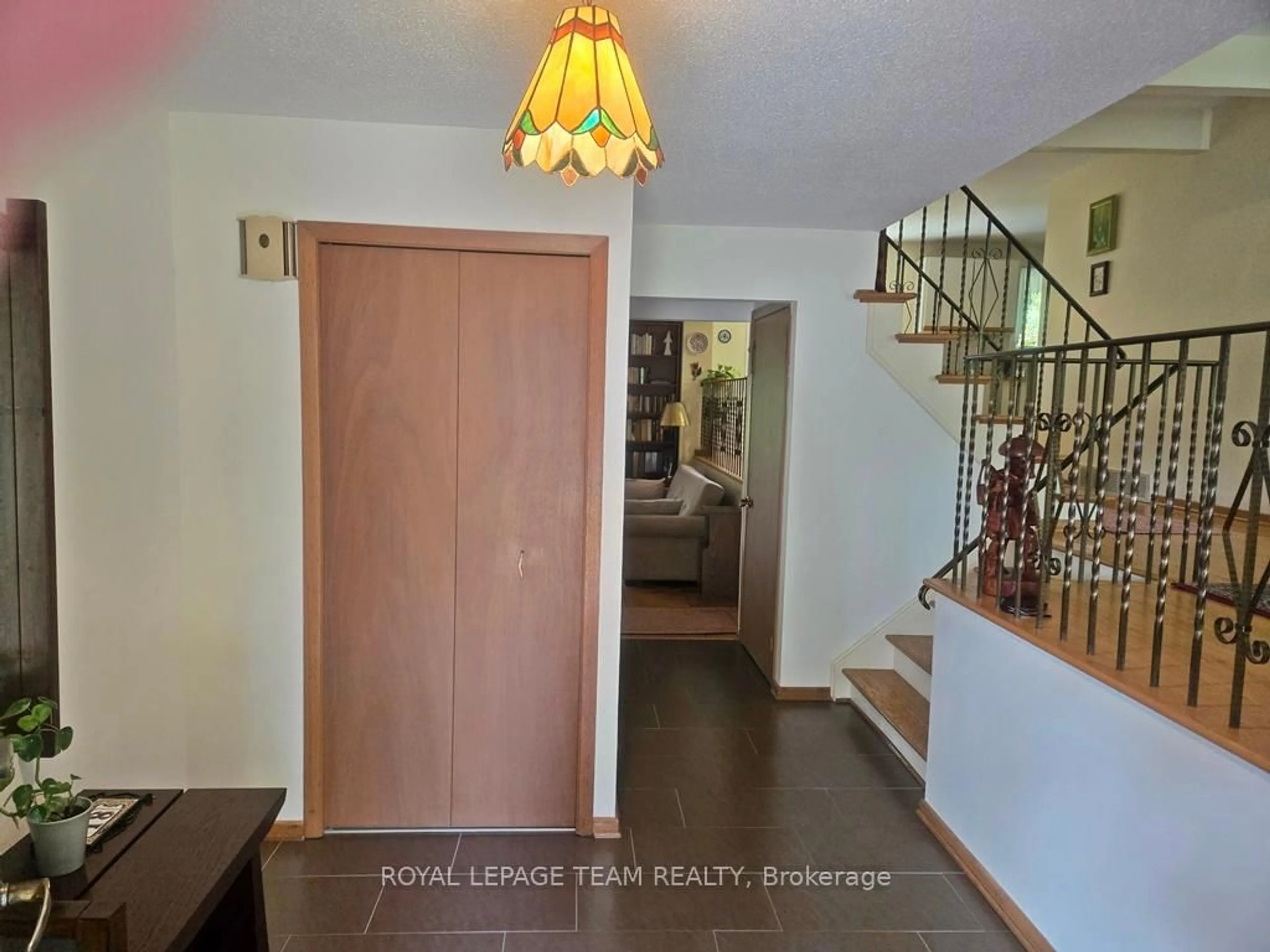 Unknown for 18 Diceman Cres, Ottawa Ontario K1B 3Y3
