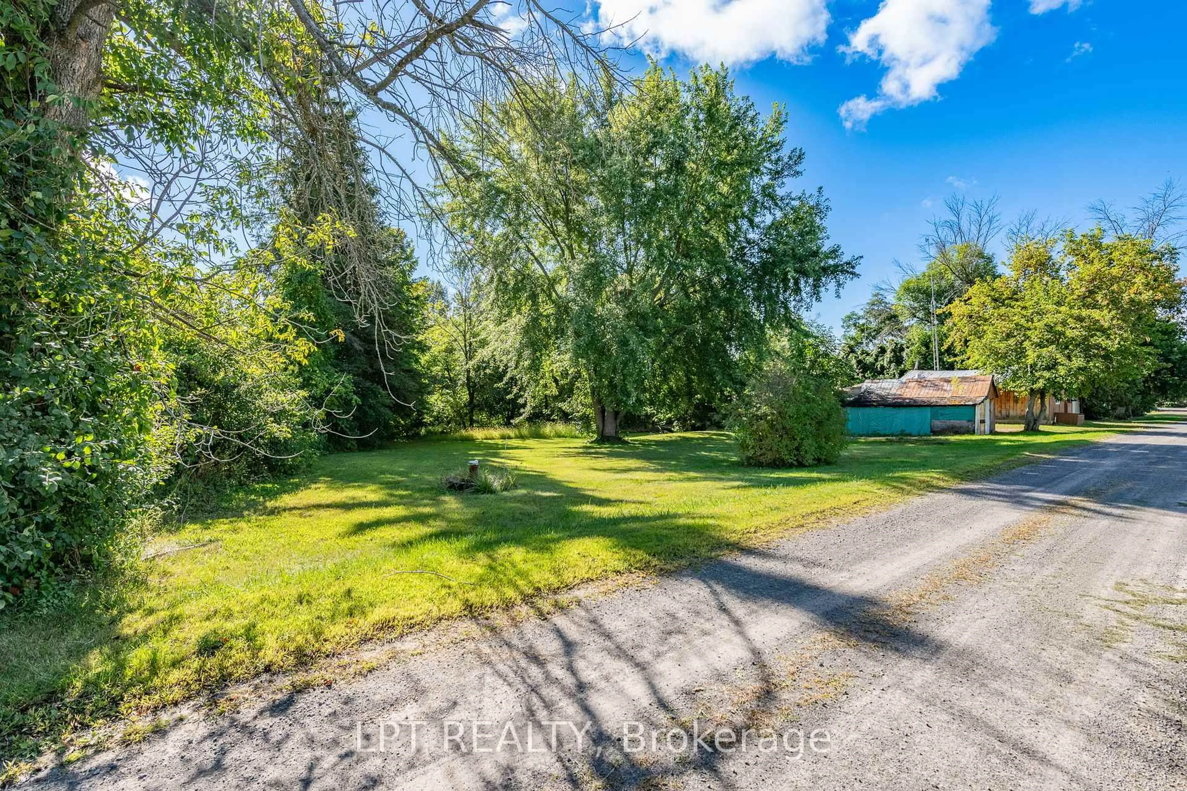 A pic from outside/outdoor area/front of a property/back of a property/a pic from drone, street for 7 Broadway St, North Grenville Ontario K0G 1J0