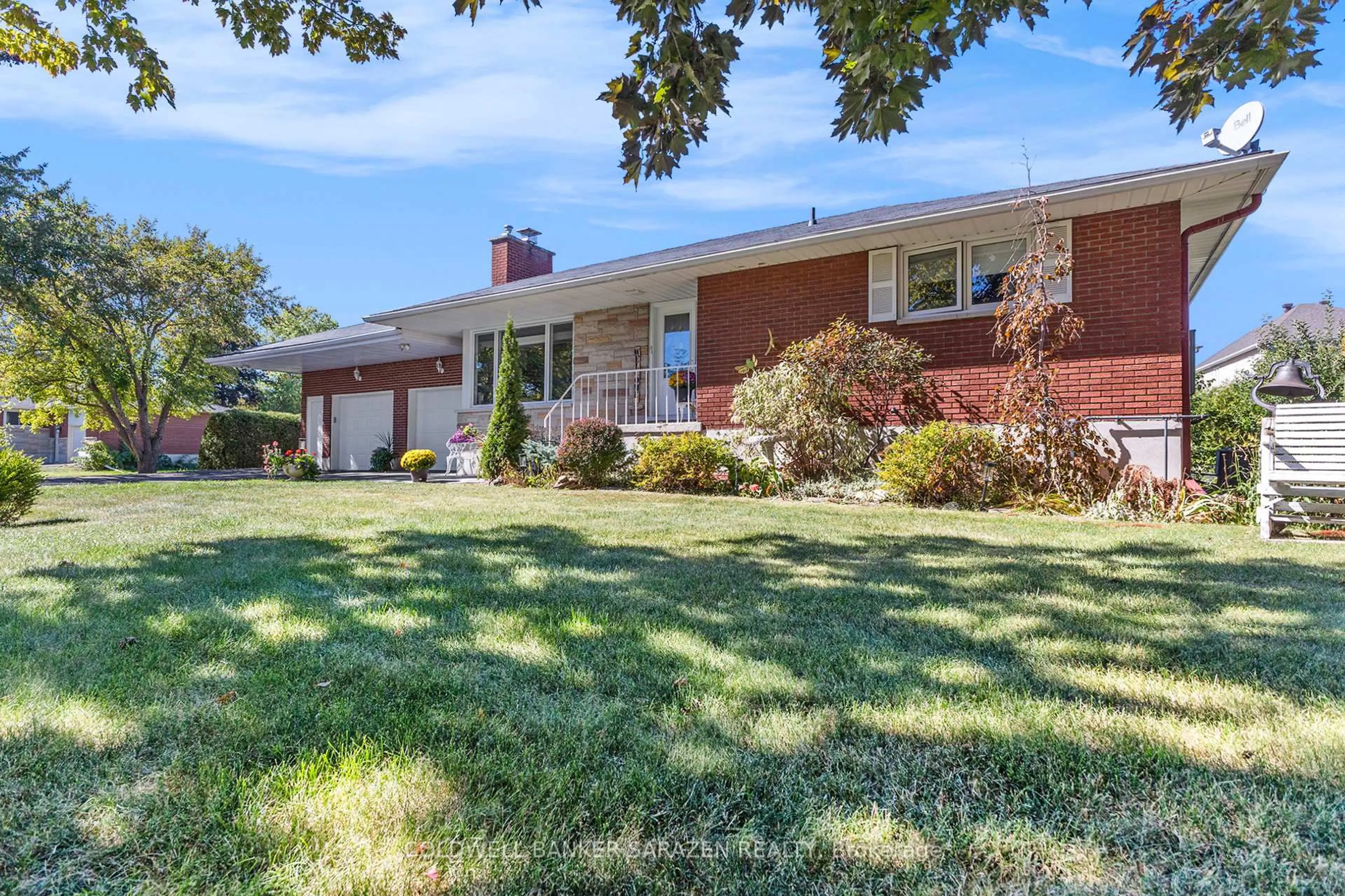 Home with brick exterior material, street for 32 Wabalac Dr, Arnprior Ontario K7S 3G9