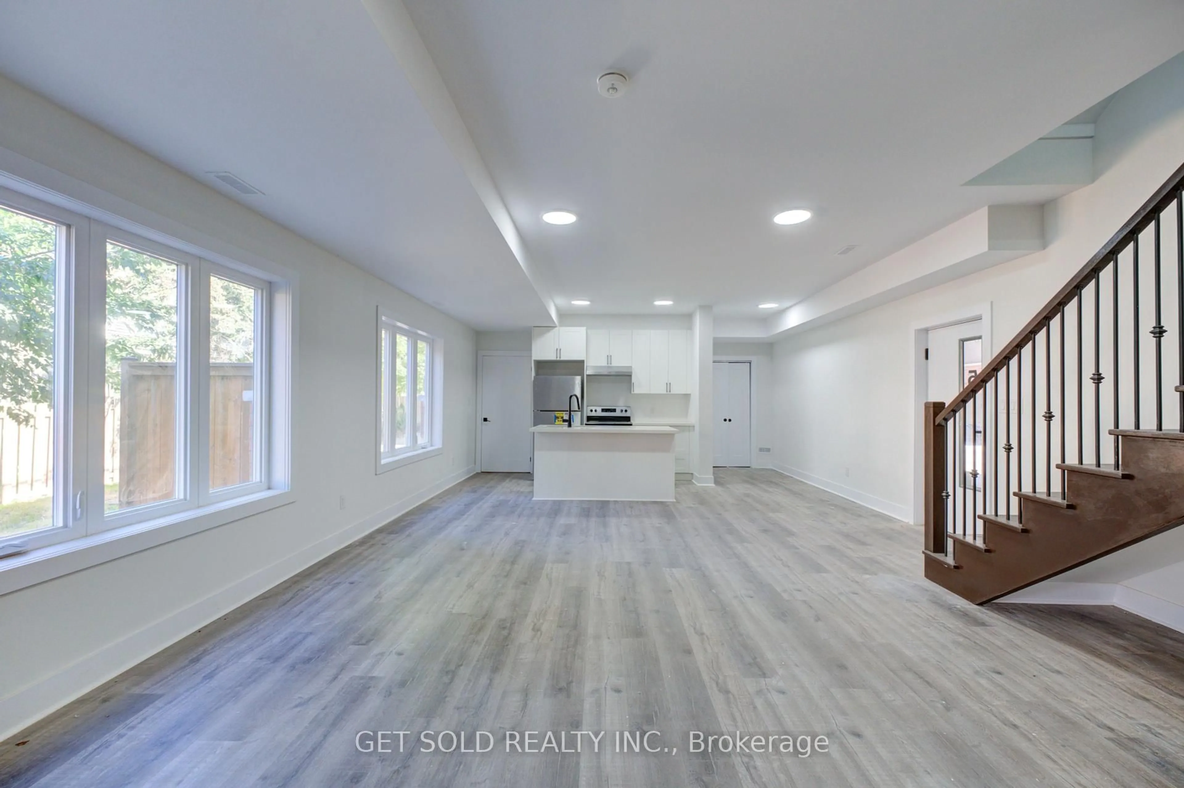 A pic of a room for 6701 Thorold Stone Rd #5, Niagara Falls Ontario L2J 1B3