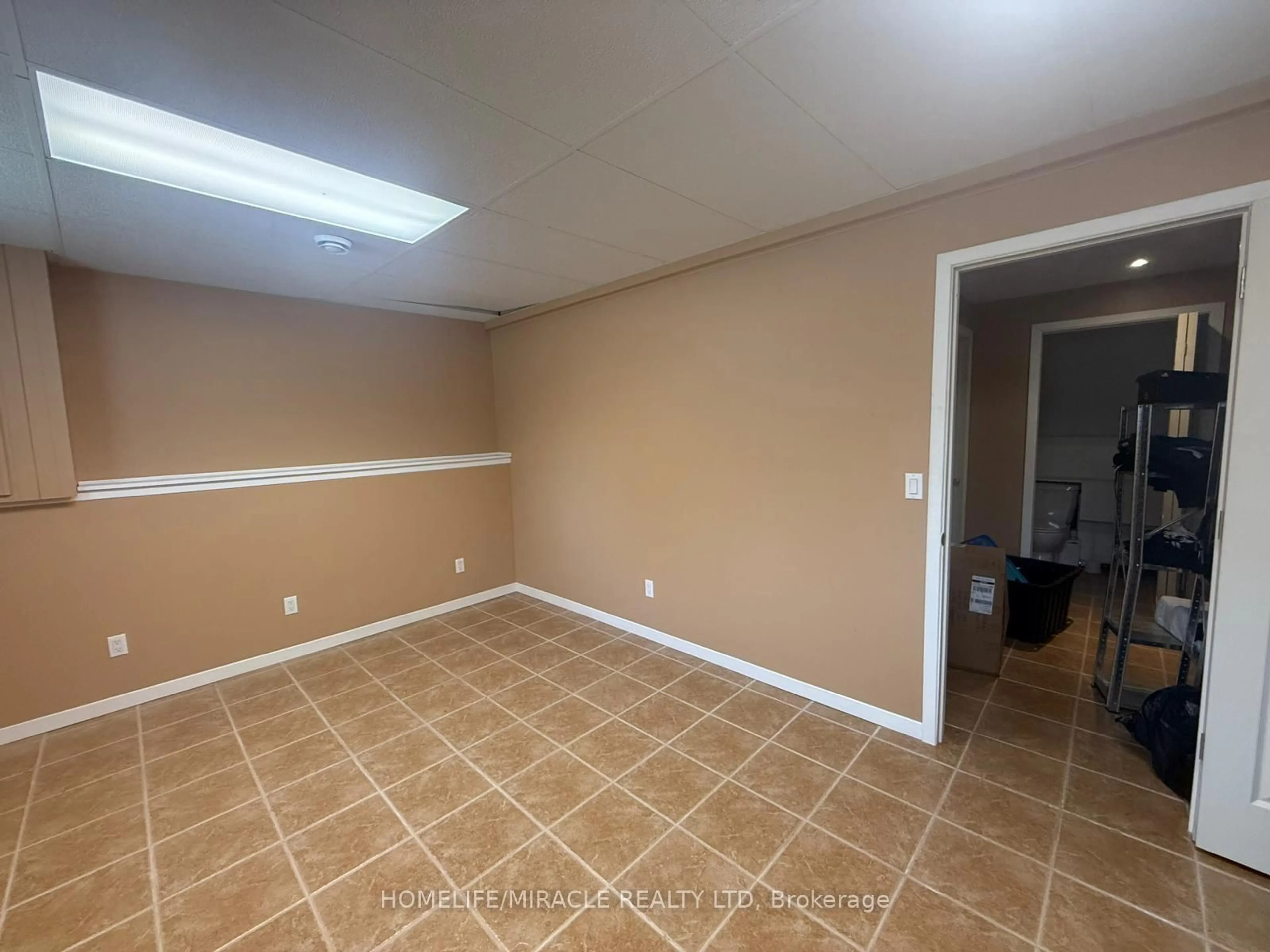 A pic of a room for 255 Revell St, Gravenhurst Ontario P1P 0E4