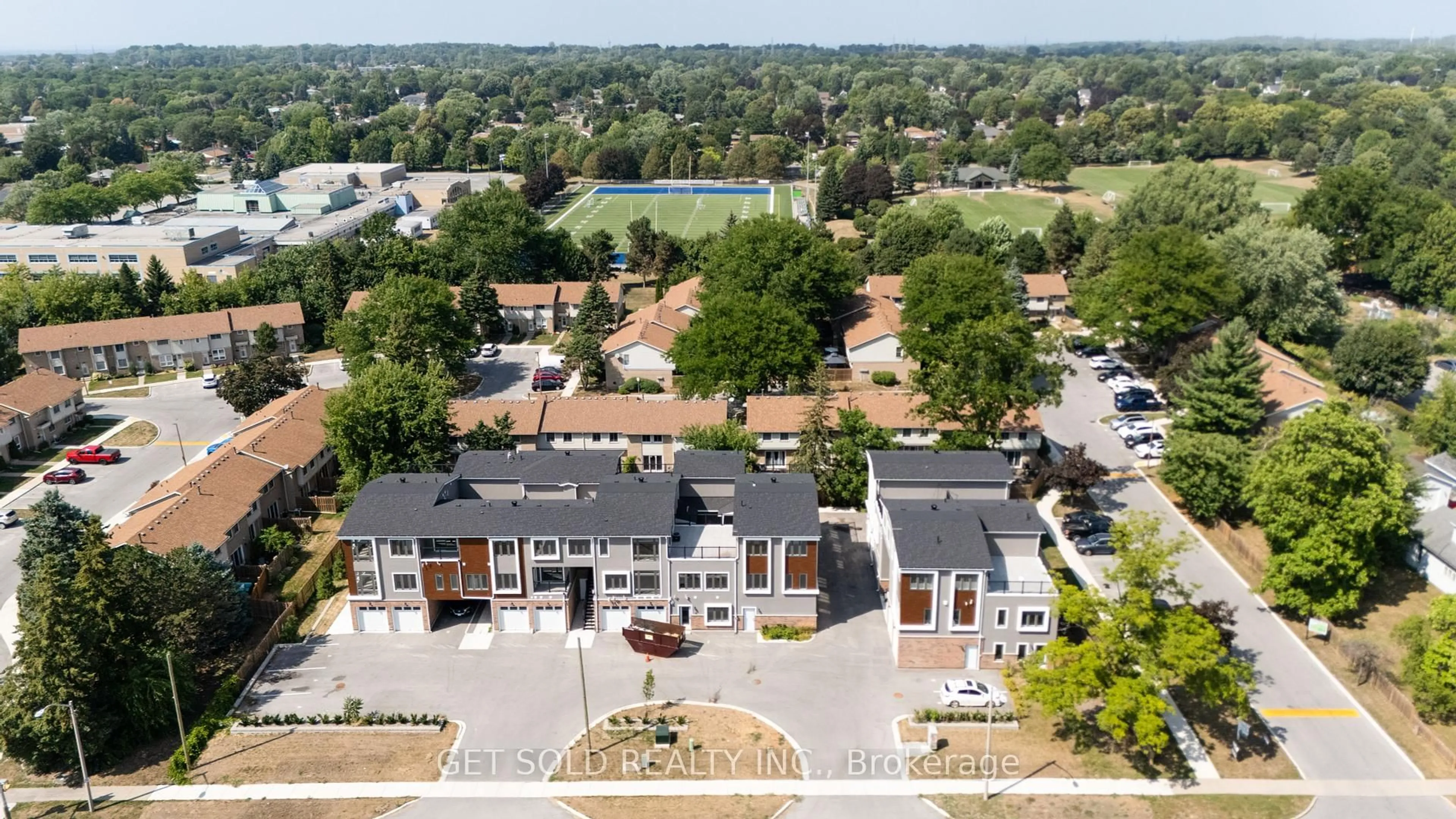 A pic from outside/outdoor area/front of a property/back of a property/a pic from drone, city buildings view from balcony for 6701 Thorold Stone Rd #7, Niagara Falls Ontario L2J 1B3
