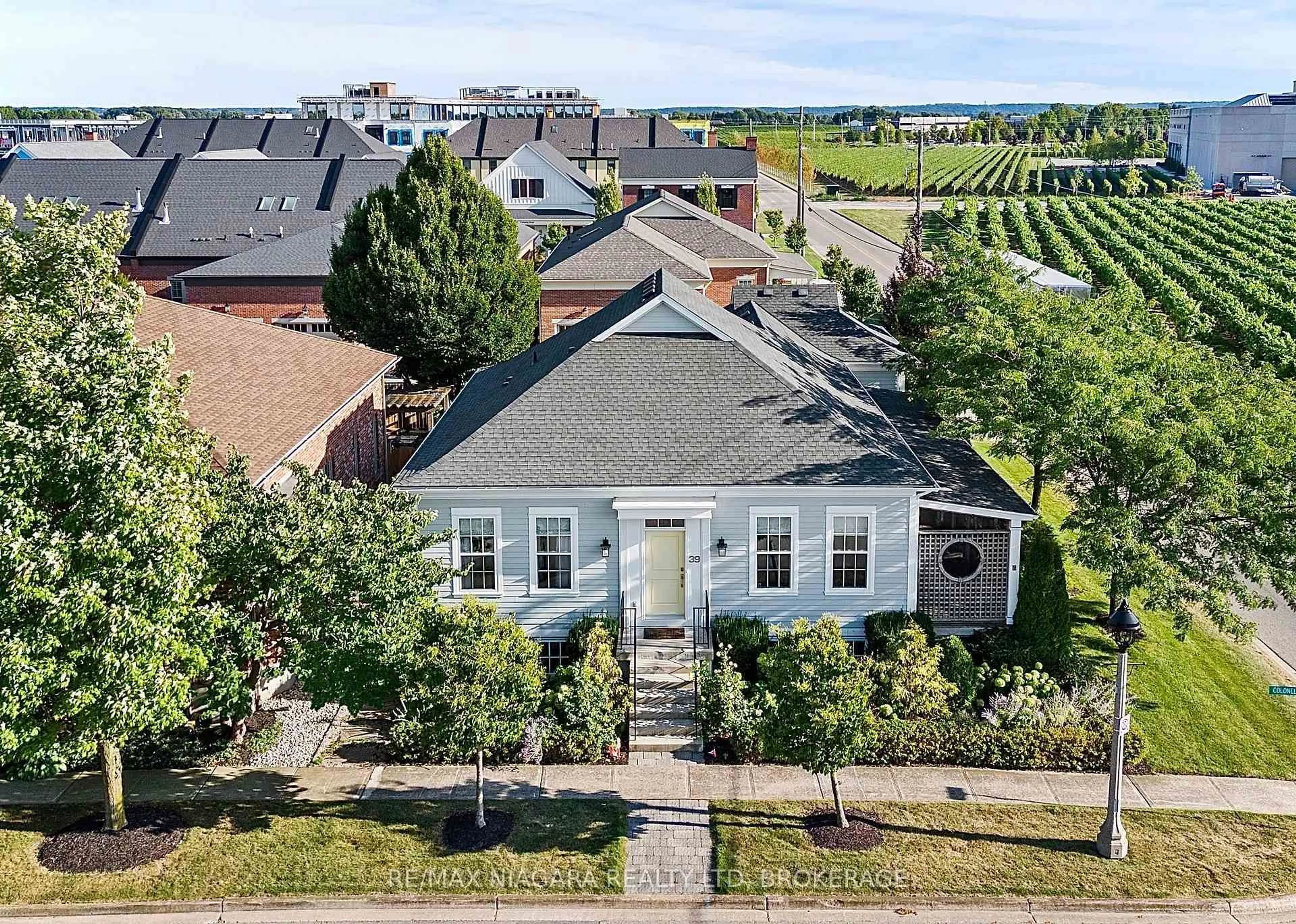 A pic from outside/outdoor area/front of a property/back of a property/a pic from drone, street for 39 COLONEL COHOE St, Niagara-on-the-Lake Ontario L0S 1J0