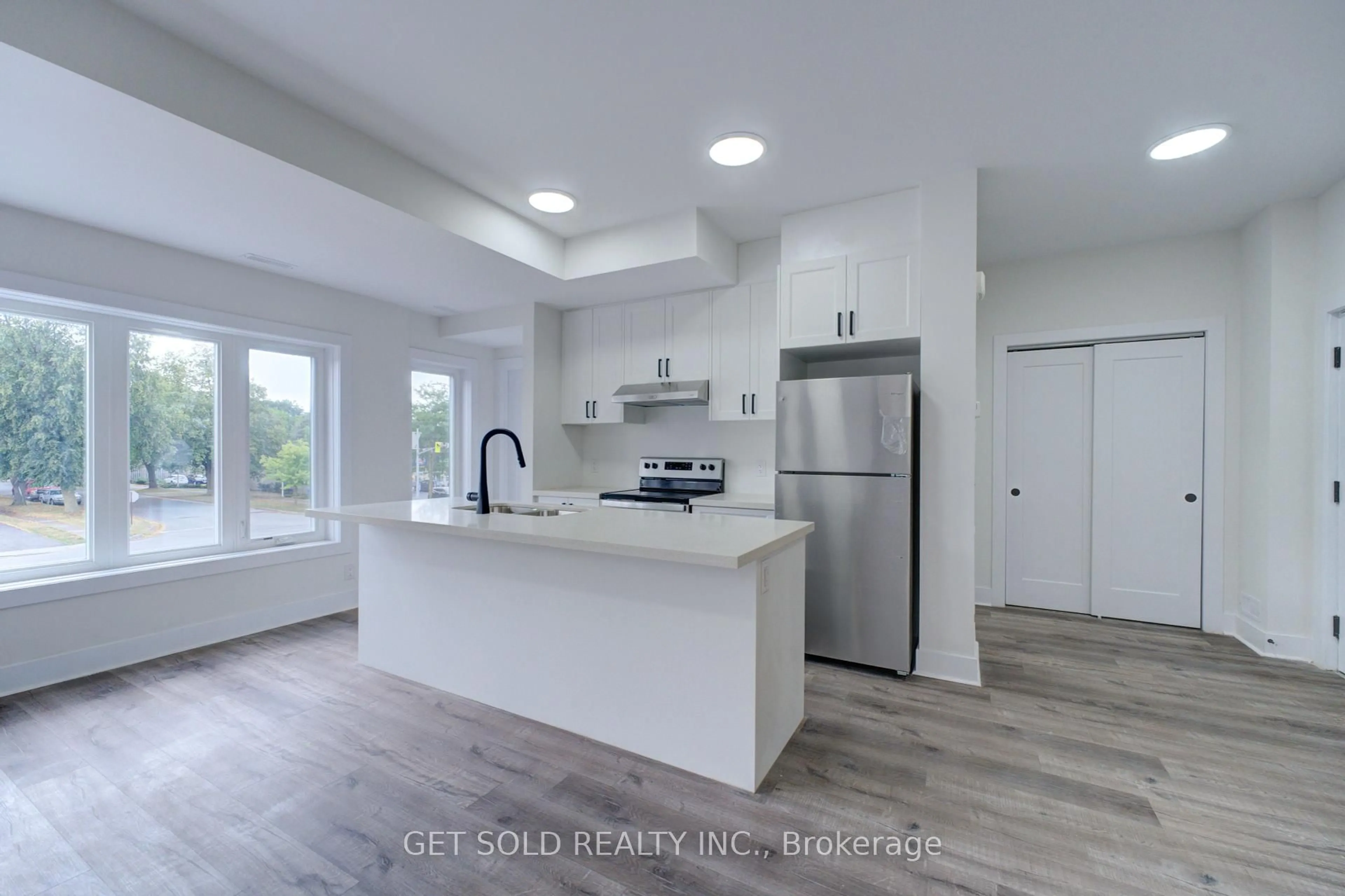 Open concept kitchen, unknown for 6701 Thorold Stone Rd #10, Niagara Falls Ontario L2J 1B3