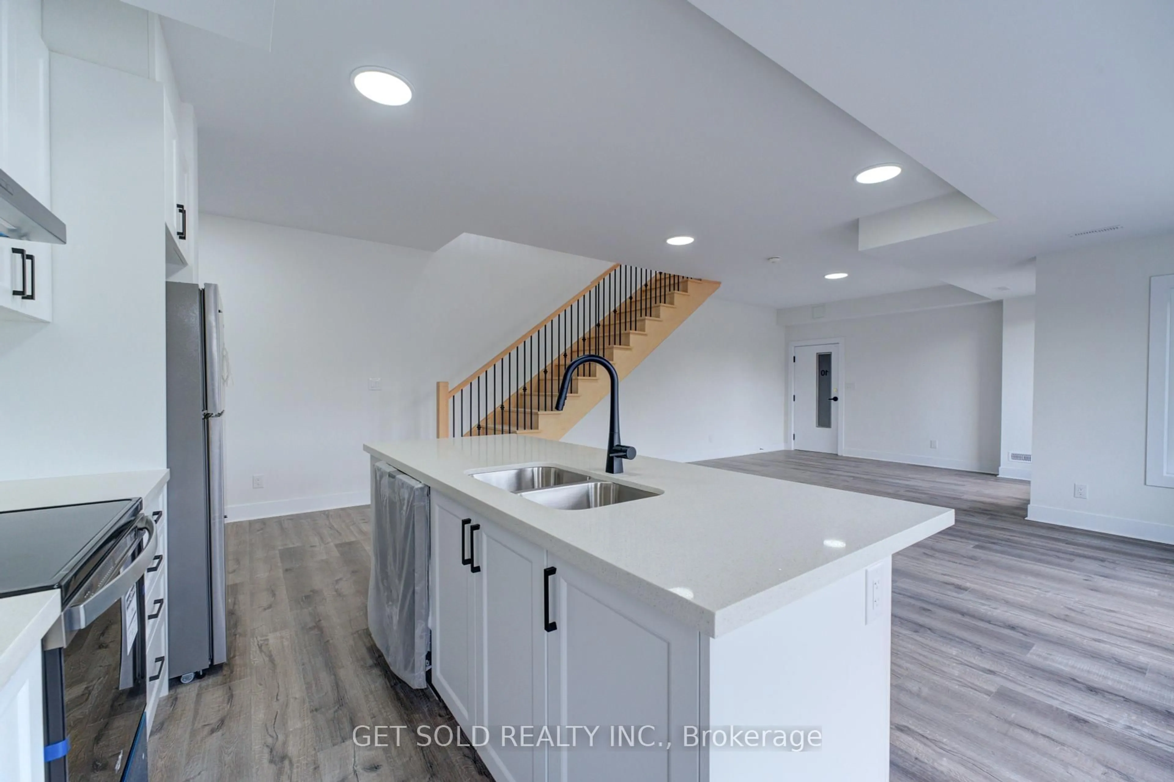 Open concept kitchen, unknown for 6701 Thorold Stone Rd #10, Niagara Falls Ontario L2J 1B3