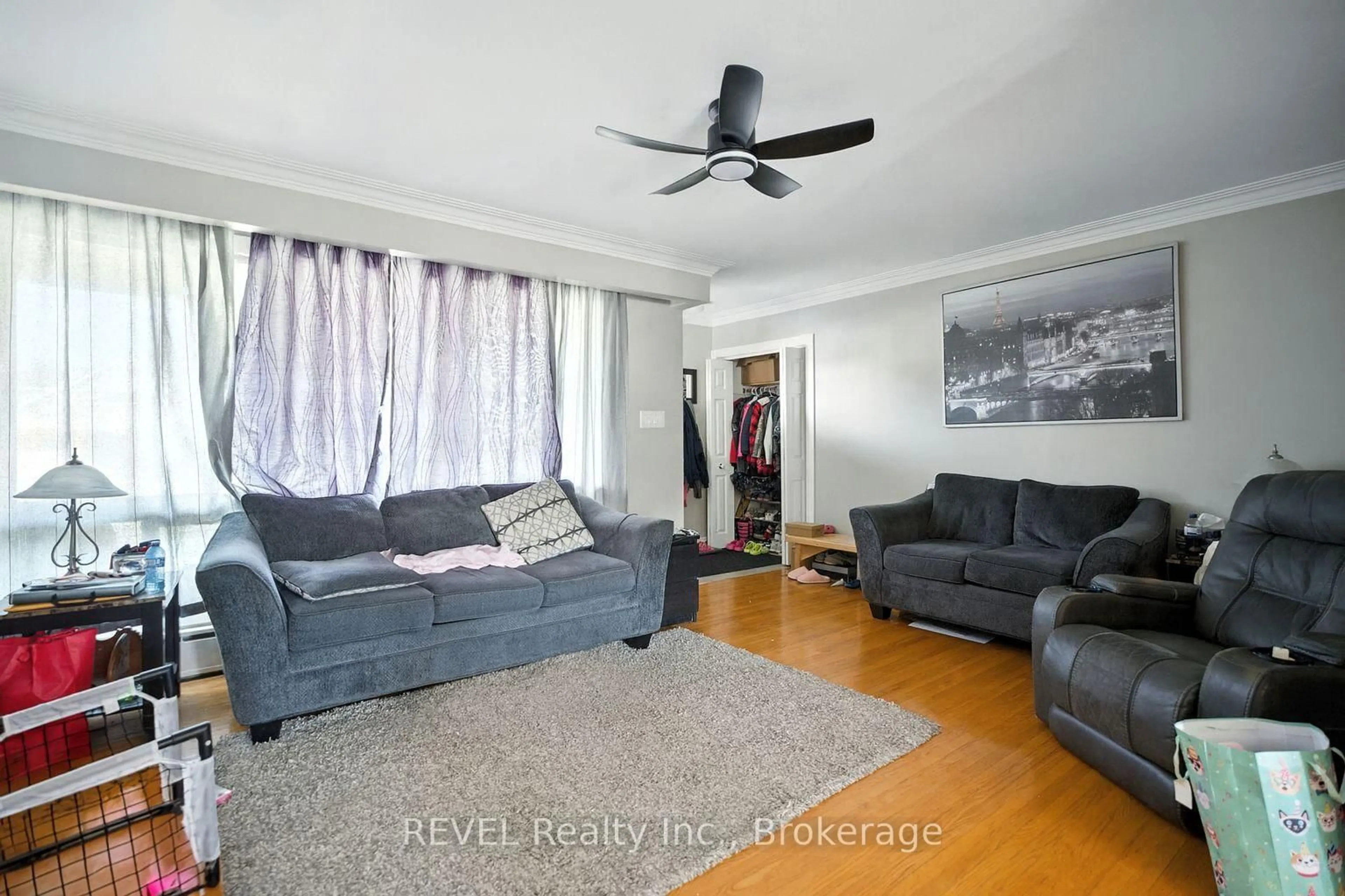 Living room with furniture, unknown for 46 Collier Rd, Thorold Ontario L2V 3T1
