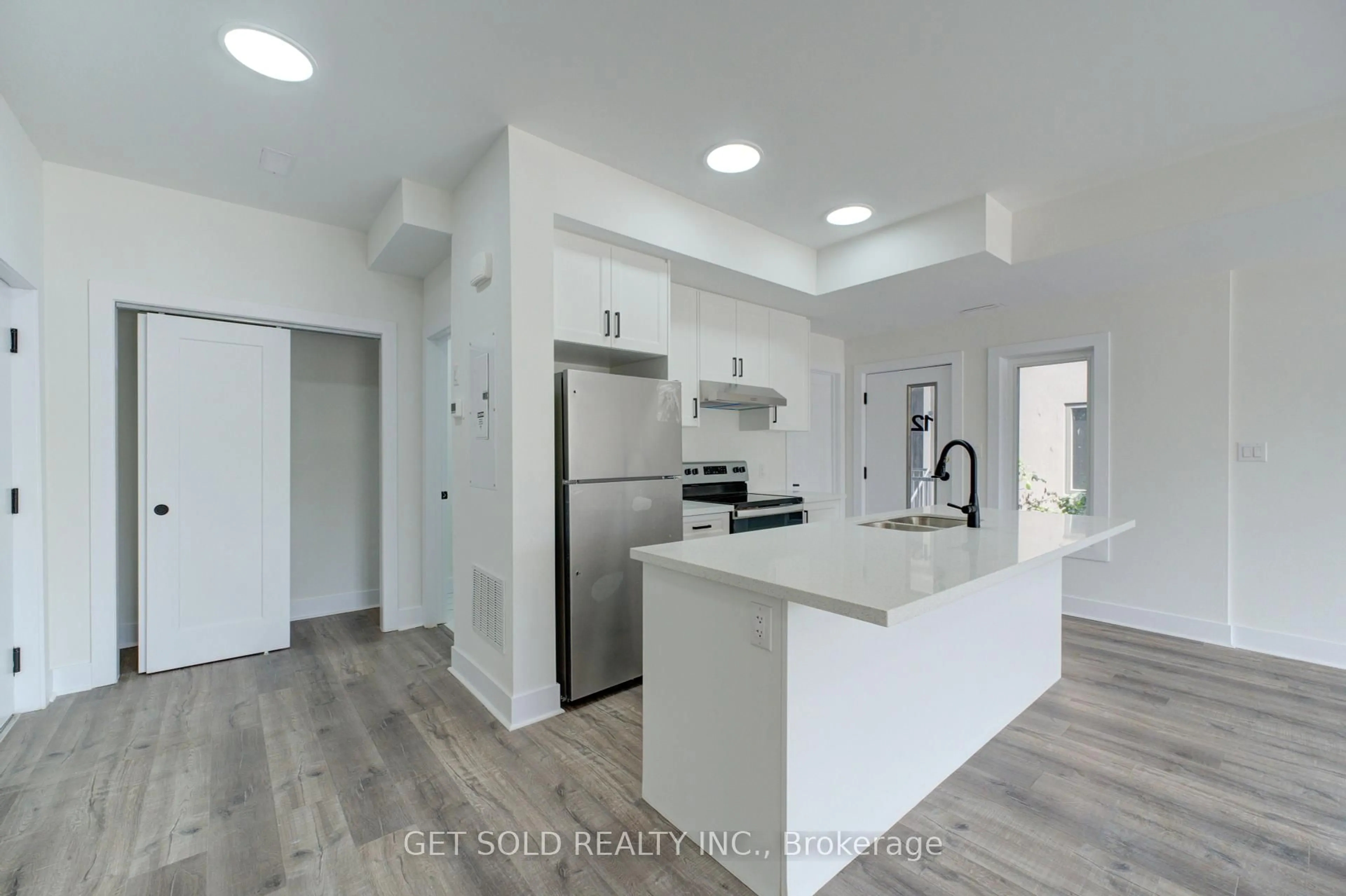Open concept kitchen, unknown for 6701 Thorold Stone Rd #12, Niagara Falls Ontario L2J 1B3