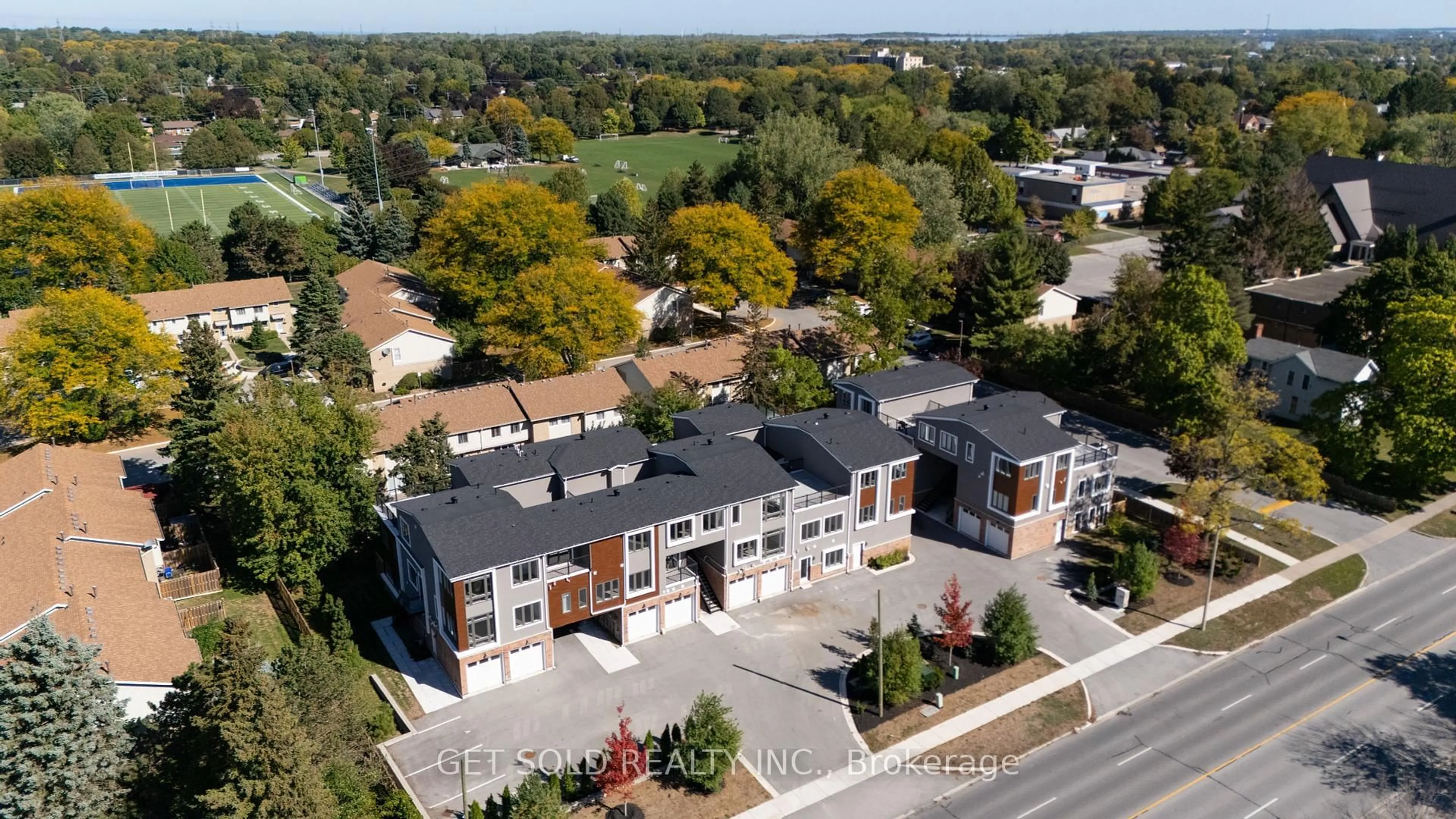 A pic from outside/outdoor area/front of a property/back of a property/a pic from drone, unknown for 6701 Thorold Stone Rd #13, Niagara Falls Ontario L2J 1B3