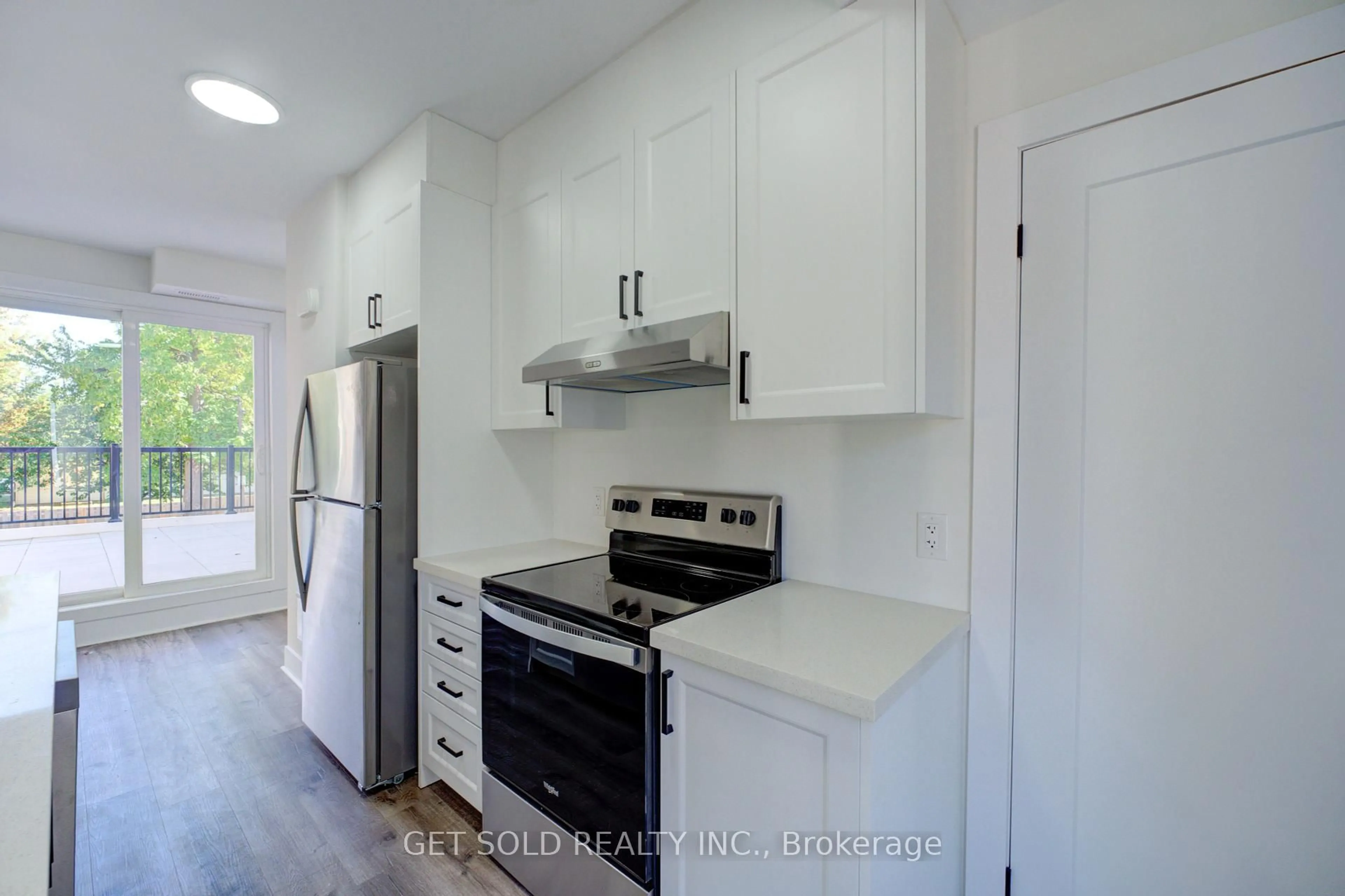 Standard kitchen, unknown for 6701 Thorold Stone Rd #14, Niagara Falls Ontario L2J 1B3