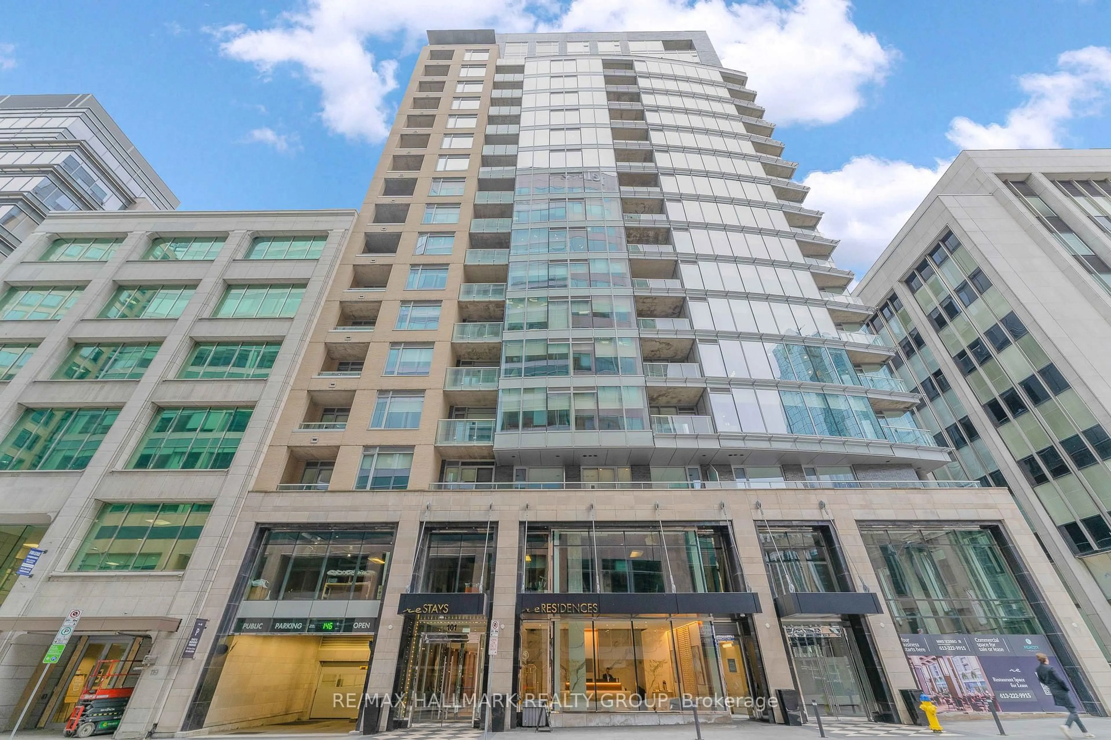 Indoor foyer for 101 Queen St #1501, Ottawa Ontario K1P 0B7