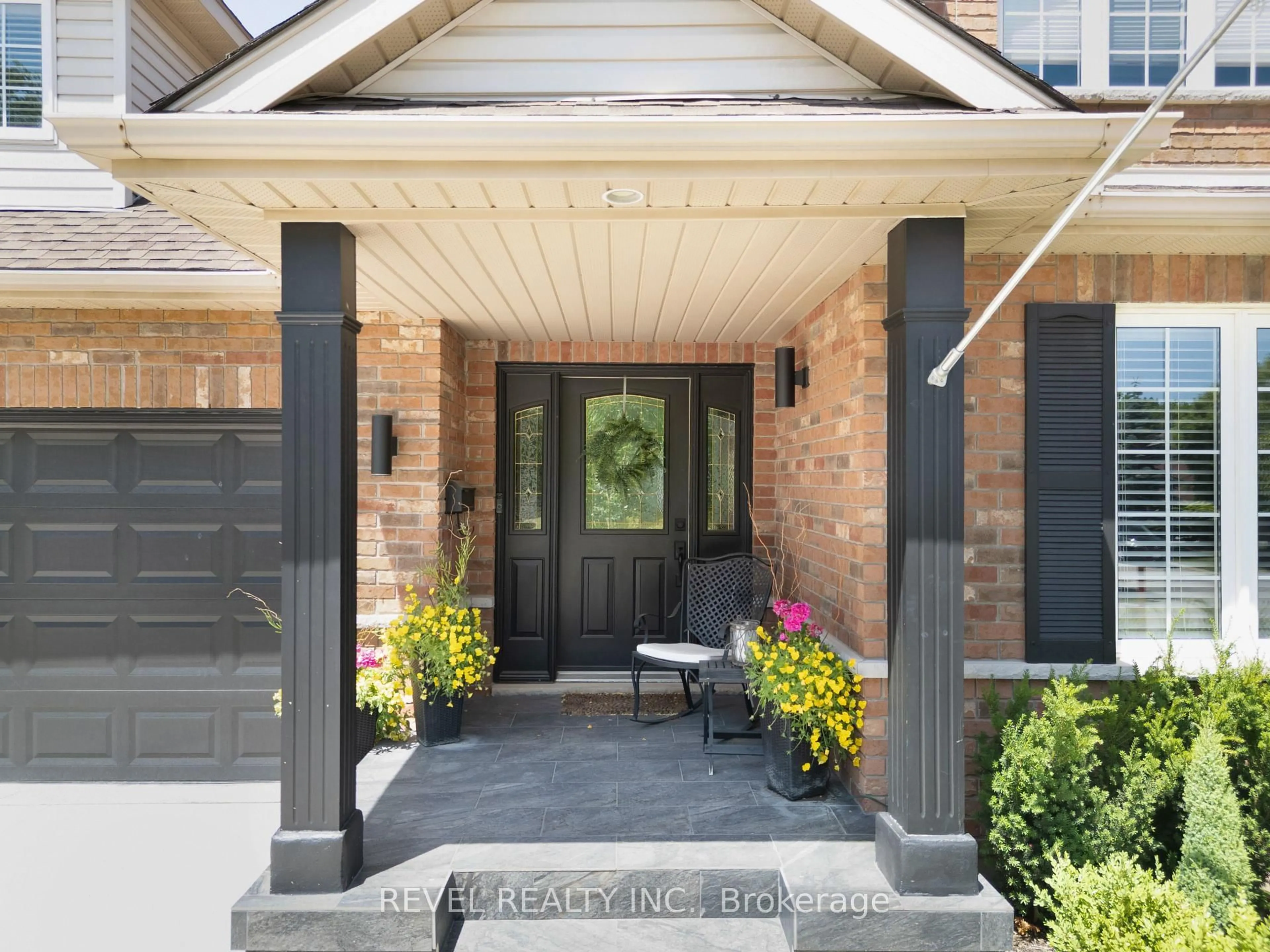 Home with brick exterior material, street for 17 Michaela Cres, Pelham Ontario L0S 1E4